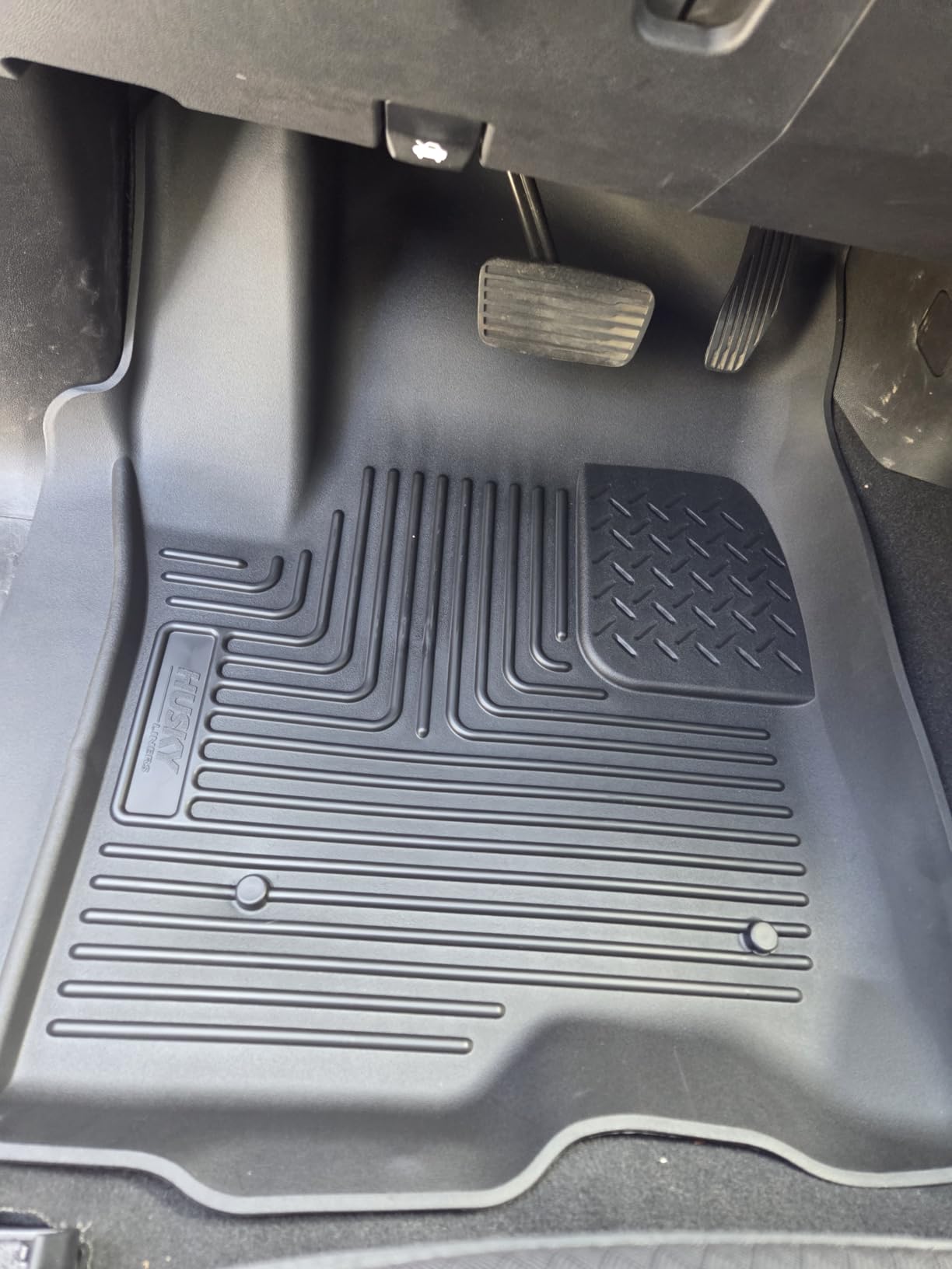 Husky Liners Weatherbeater Floor Mats | Fits 2019 - 2025 Chevrolet Silverado & GMC Sierra 1500; 2020-2025 Silv./Sierra 2500/3500 Crew Cab w/Carpet & Underseat Stg | Front & 2nd Row, 3-pc Black - 94021 customer photo 1