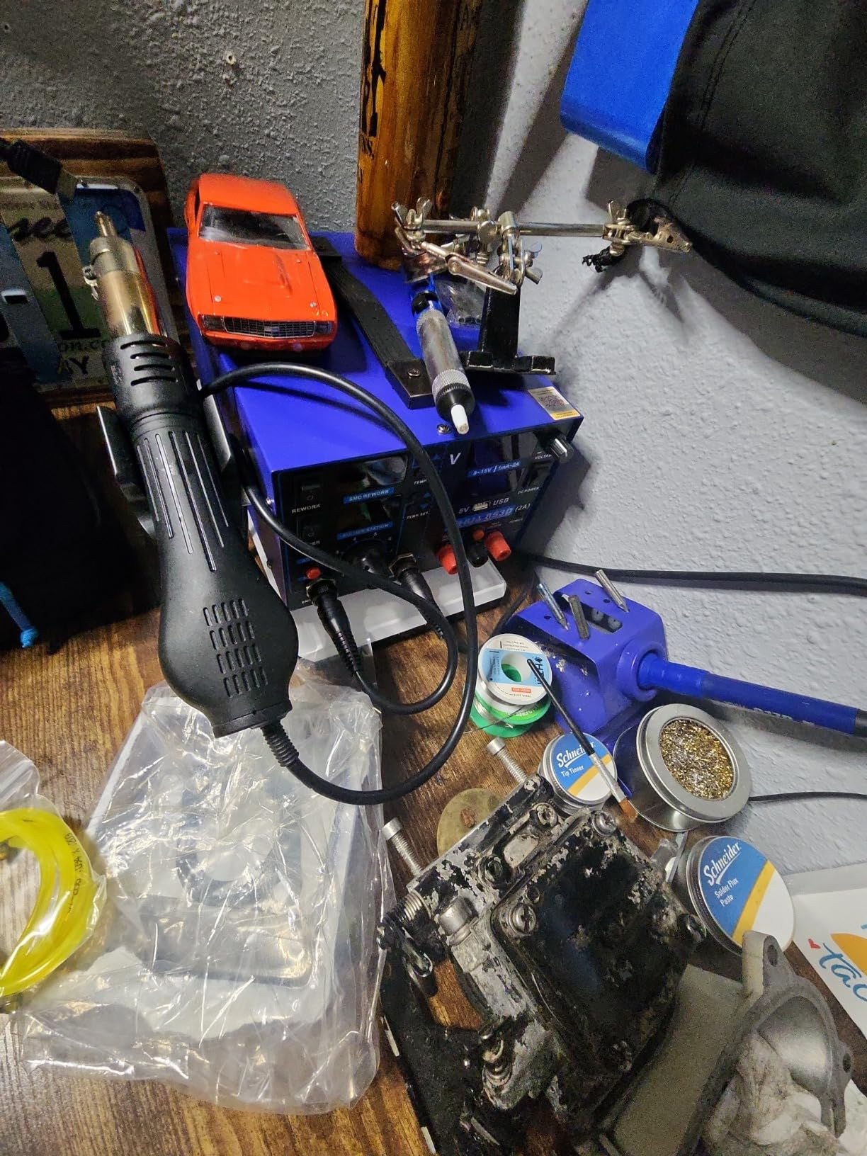 YIHUA 853D 2A USB SMD Hot Air Rework Soldering Iron Station, DC Power Supply 0-15V 0-2A with 5V USB Charging Port and 35 Volt DC Voltage Test Meter customer photo 2