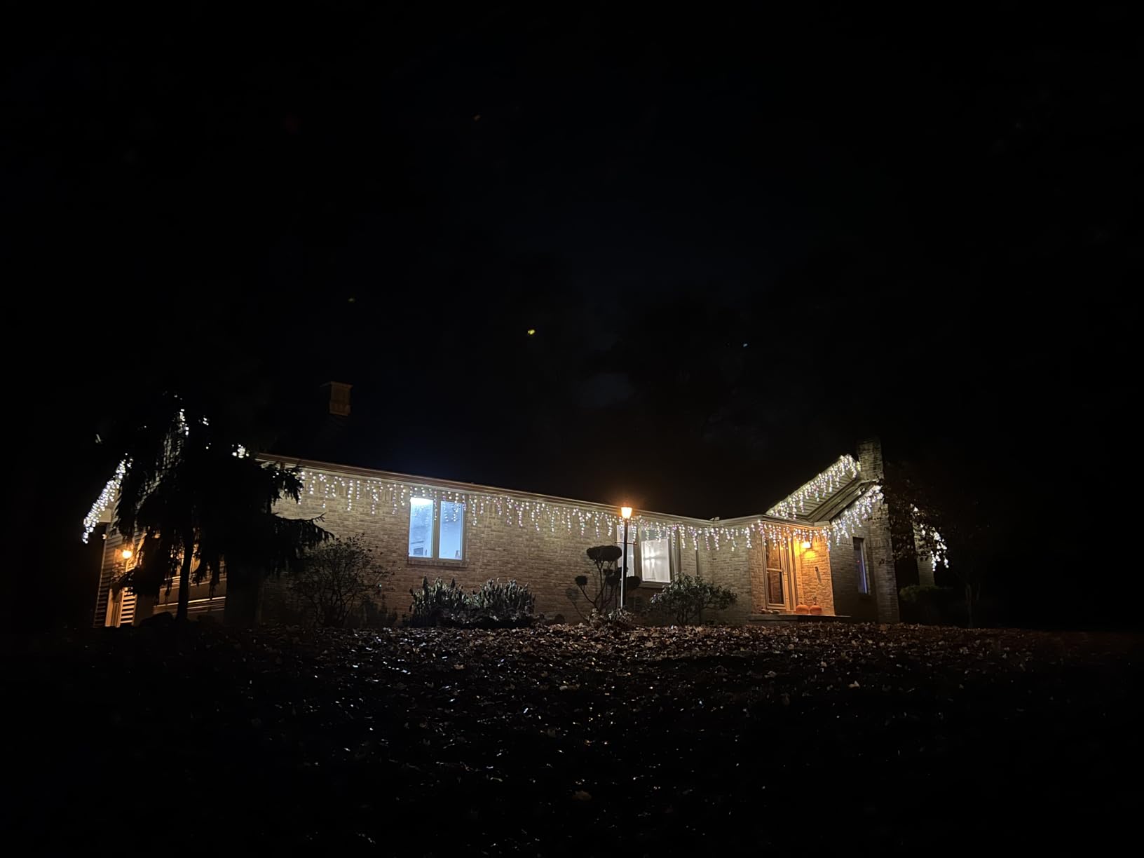 Toodour Christmas Icicle Lights Outdoor, 360 LED 29.5ft 8 Modes Fairy Icicle String Light with 60 Drops, Led Christmas Lights Twinkle for Holiday, Party, Wedding, Eaves, Xmas Decorations (Warm White) customer photo 2