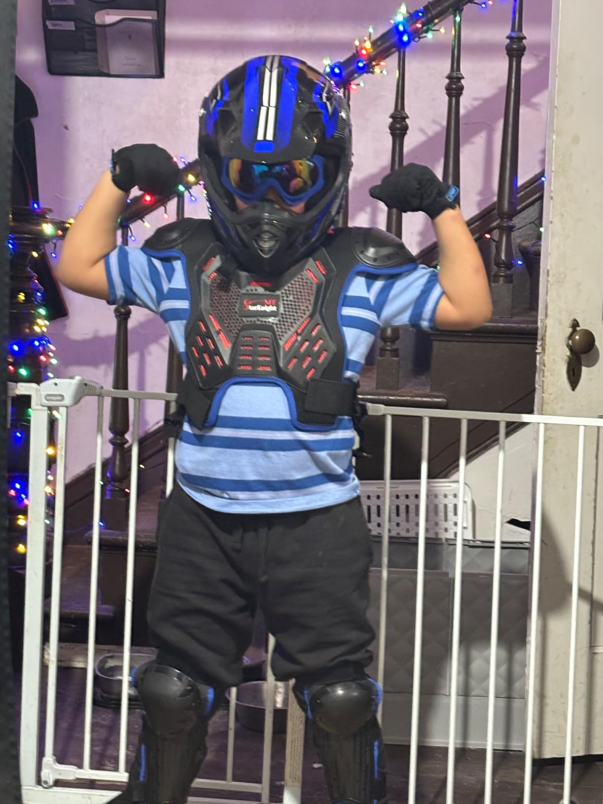 ILM Youth Kids DOT Full-Face Dirt Bike Helmet ATV Motocross Set, Includes Goggles Sports Gloves Storage Bag, Multiple Vents and Washable Liner, ATV UTV BMX MX Off-Road Racing customer photo 2