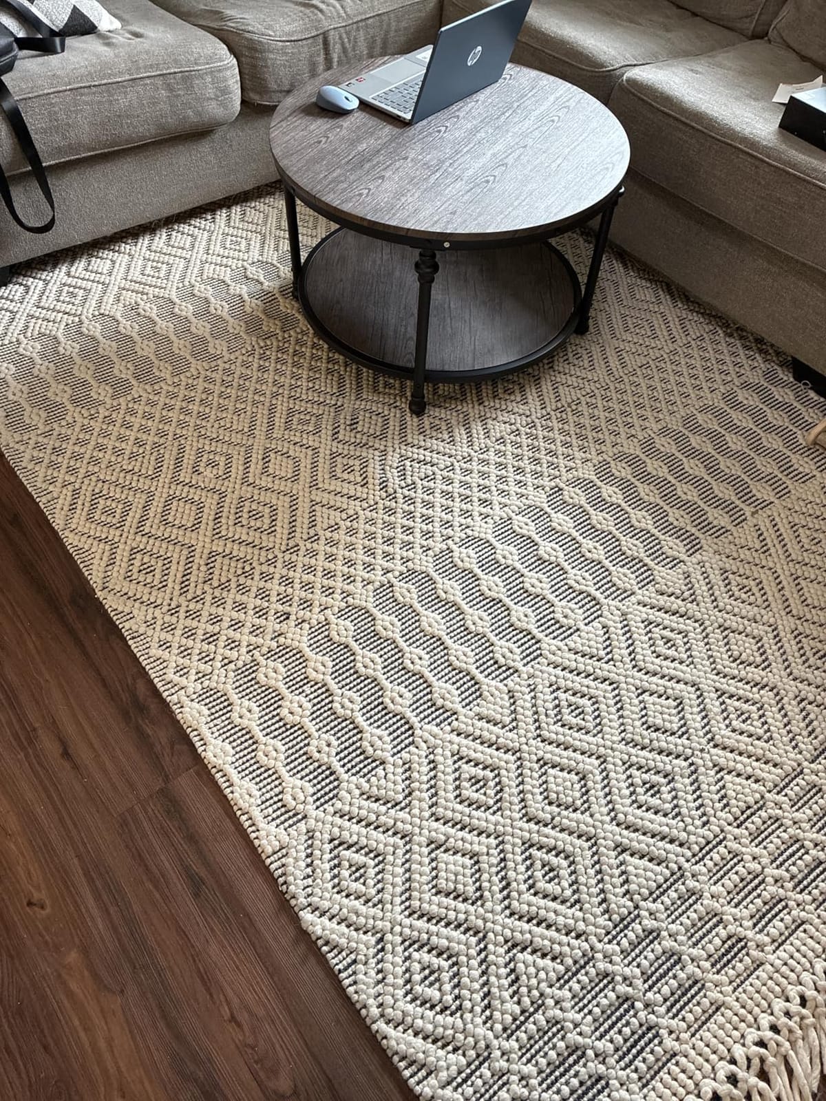 SAFAVIEH Area Rug 8x10 - Natura Collection - Large - Ivory, Handmade Wool, Moroccan Boho Fringe Design, Ideal for Living Room, Bedroom, Dining Space (NAT852B) customer photo 1