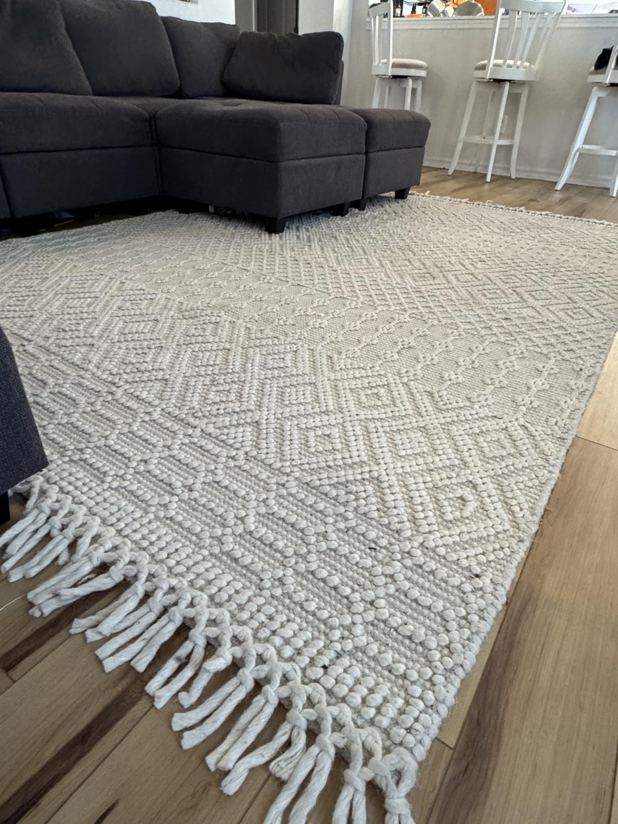 SAFAVIEH Area Rug 8x10 - Natura Collection - Large - Ivory, Handmade Wool, Moroccan Boho Fringe Design, Ideal for Living Room, Bedroom, Dining Space (NAT852B) customer photo 2
