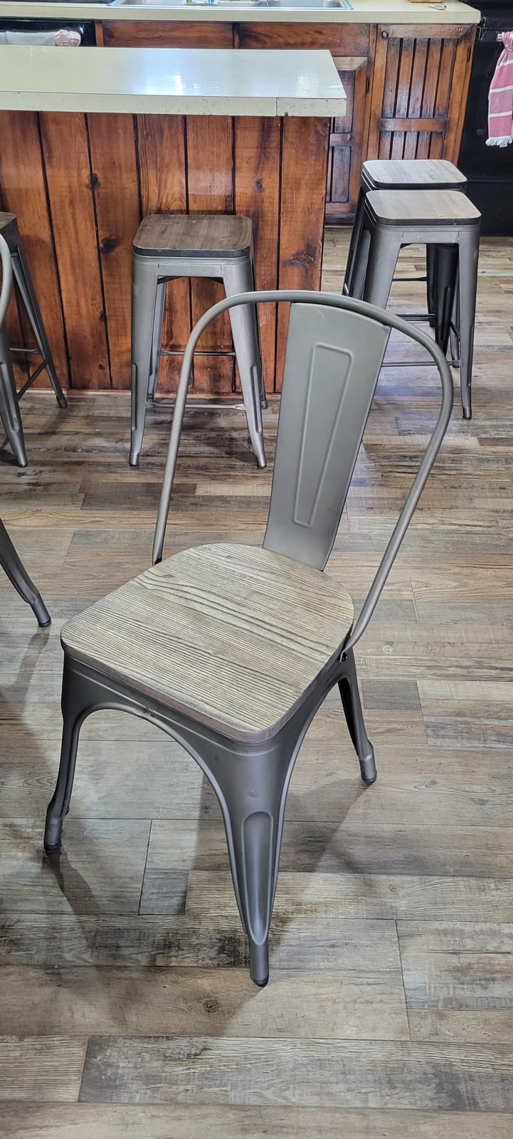 Yaheetech Metal Dining Chairs Set of 4, Stackable Kitchen Chairs, Black customer photo 1