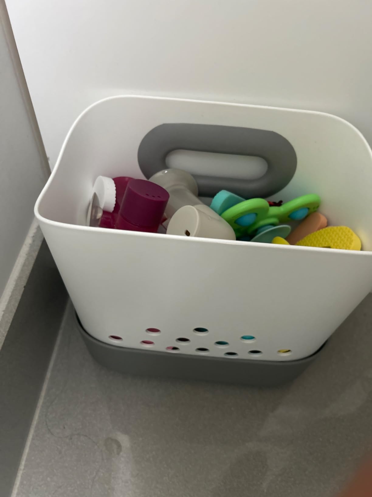 OXO Tot Stand Up Bath Toy Storage Organizer, Large, 7.1 L | Bathtub, Bathroom Storage, Baby Essentials, Toddler, Bathtime, Lid-Free Design, Dries Fast, Scoop Handles, Organizer customer photo 1