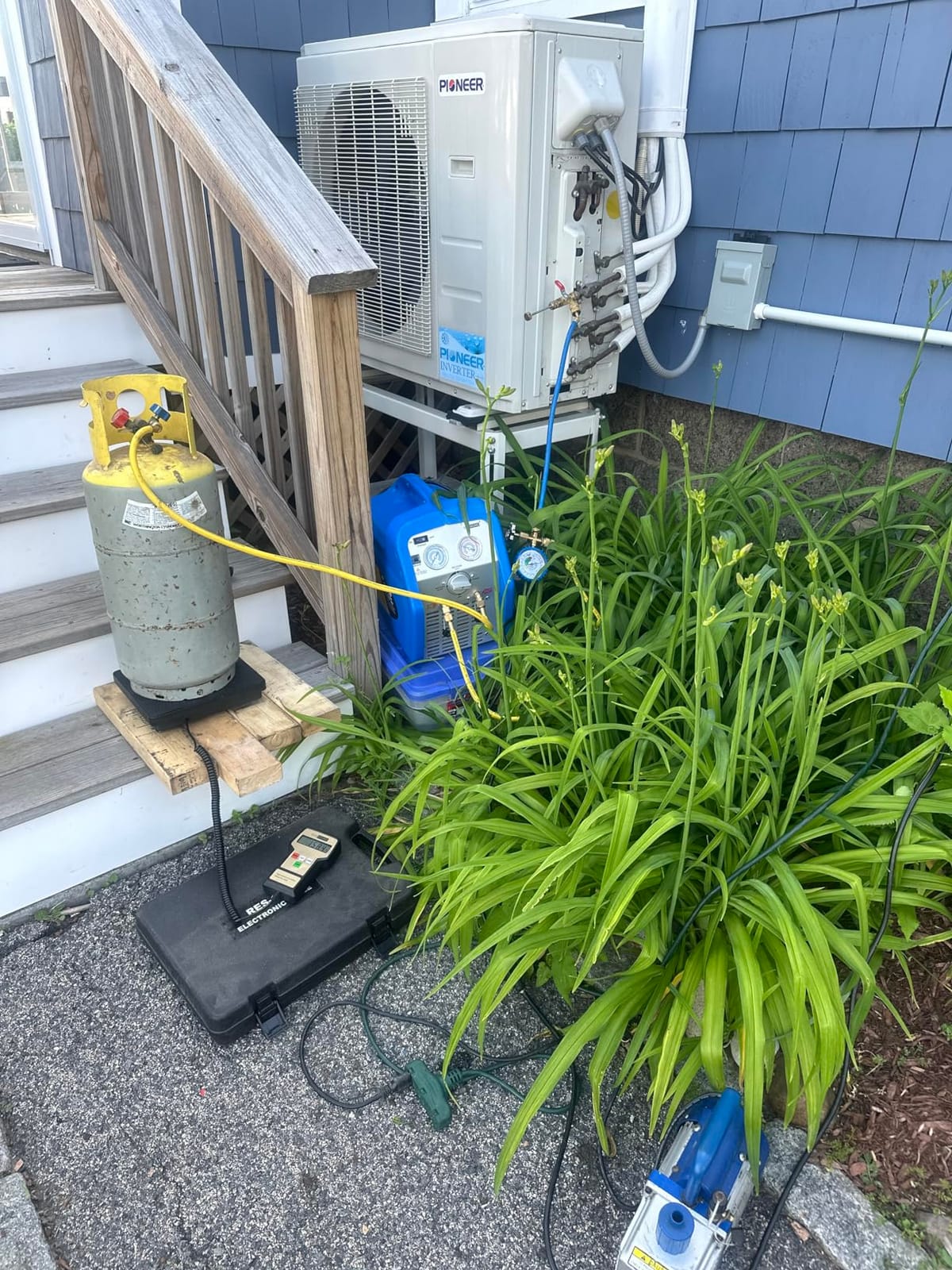 VIVOHOME 3/4 HP Single Cylinder Portable Refrigerant Recovery Machine customer photo 1