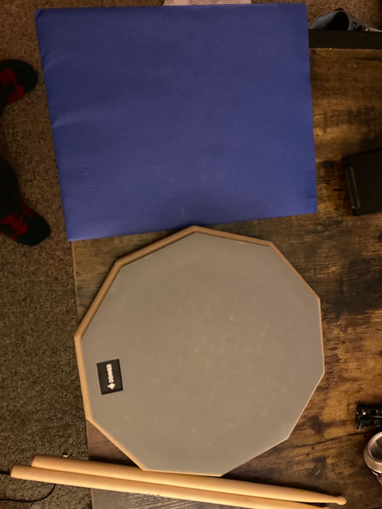 Donner 12 Inches Drum Practice Pad Silent Drum Pad Set Gray 2-Sided With Drum Sticks customer photo 1