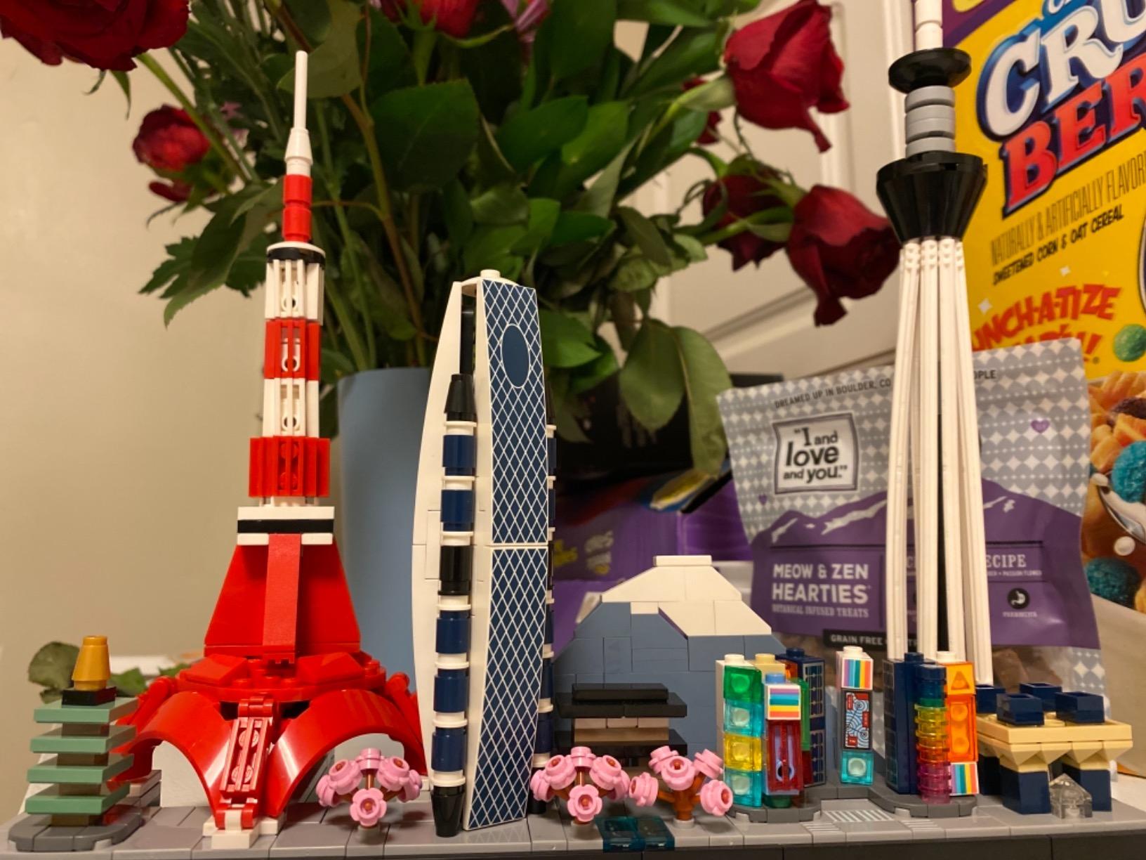 LEGO Architecture Skylines Tokyo 21051 Building Kit customer photo 2