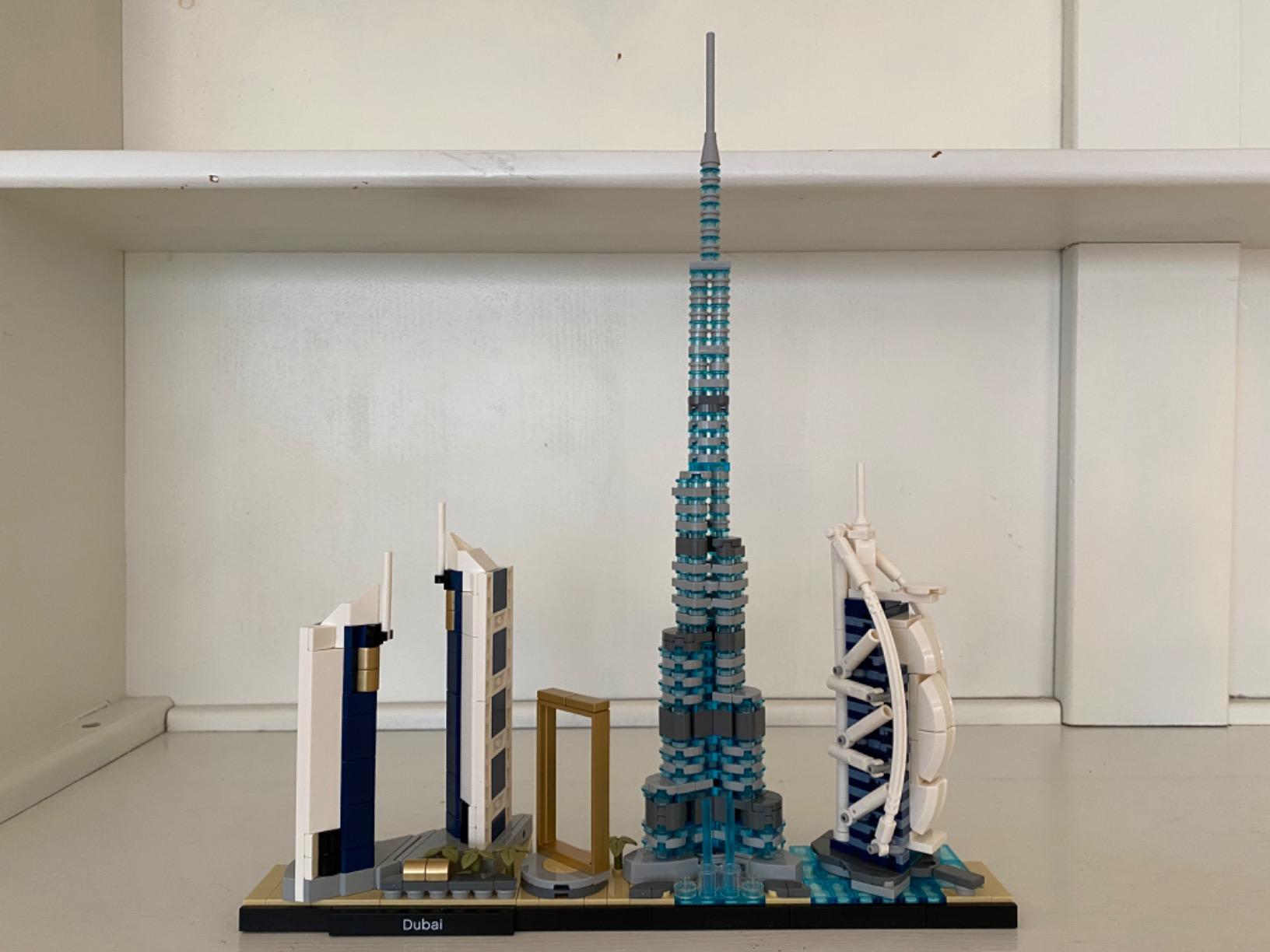 LEGO Architecture Skylines Dubai 21052 Building Kit customer photo 2