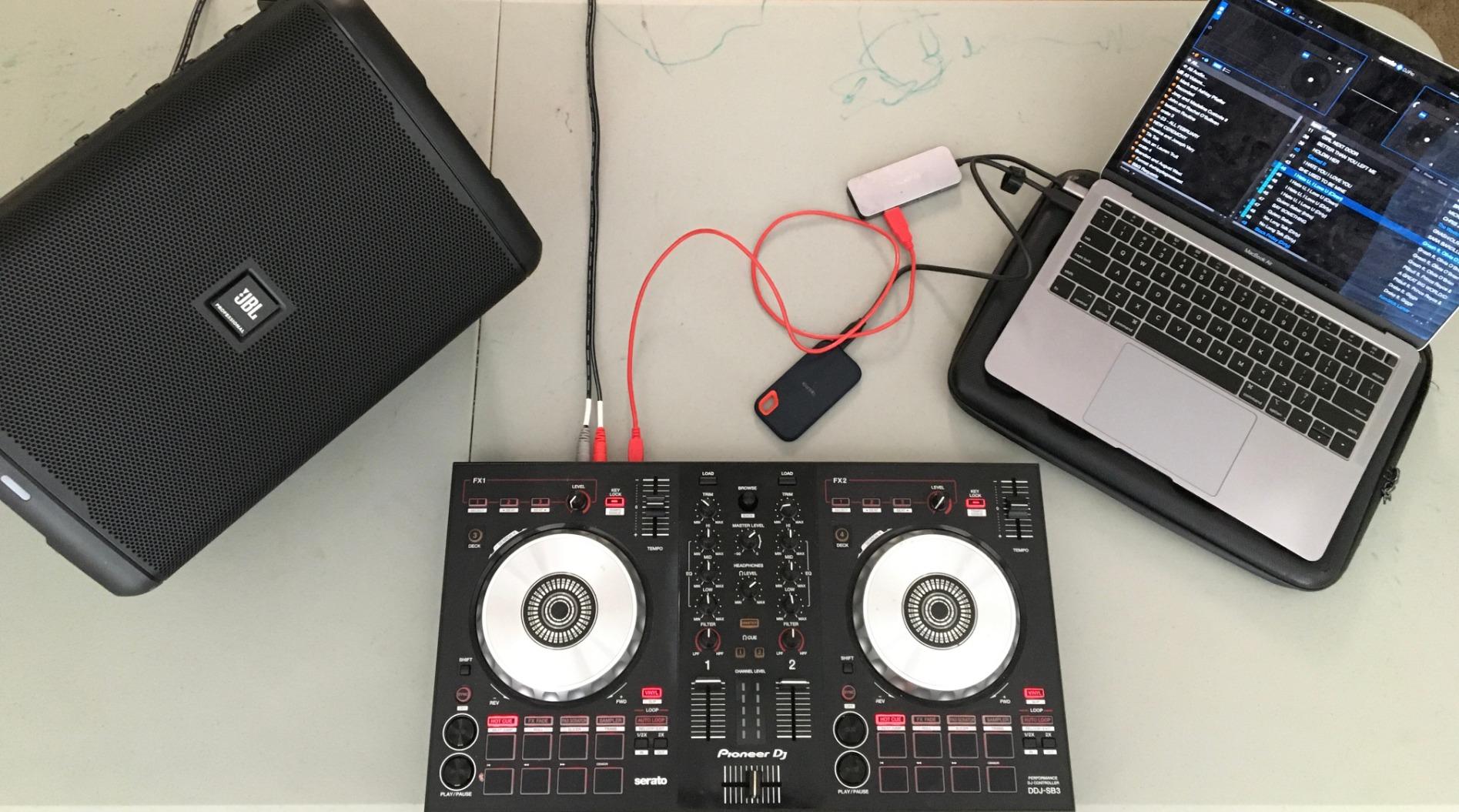 JBL Professional EON ONE Compact Ultra-Portable Battery Powered Wireless PA Speaker System with Bluetooth, Professional 4-Channel Mixer, and Lexicon Effects. Black customer photo 2