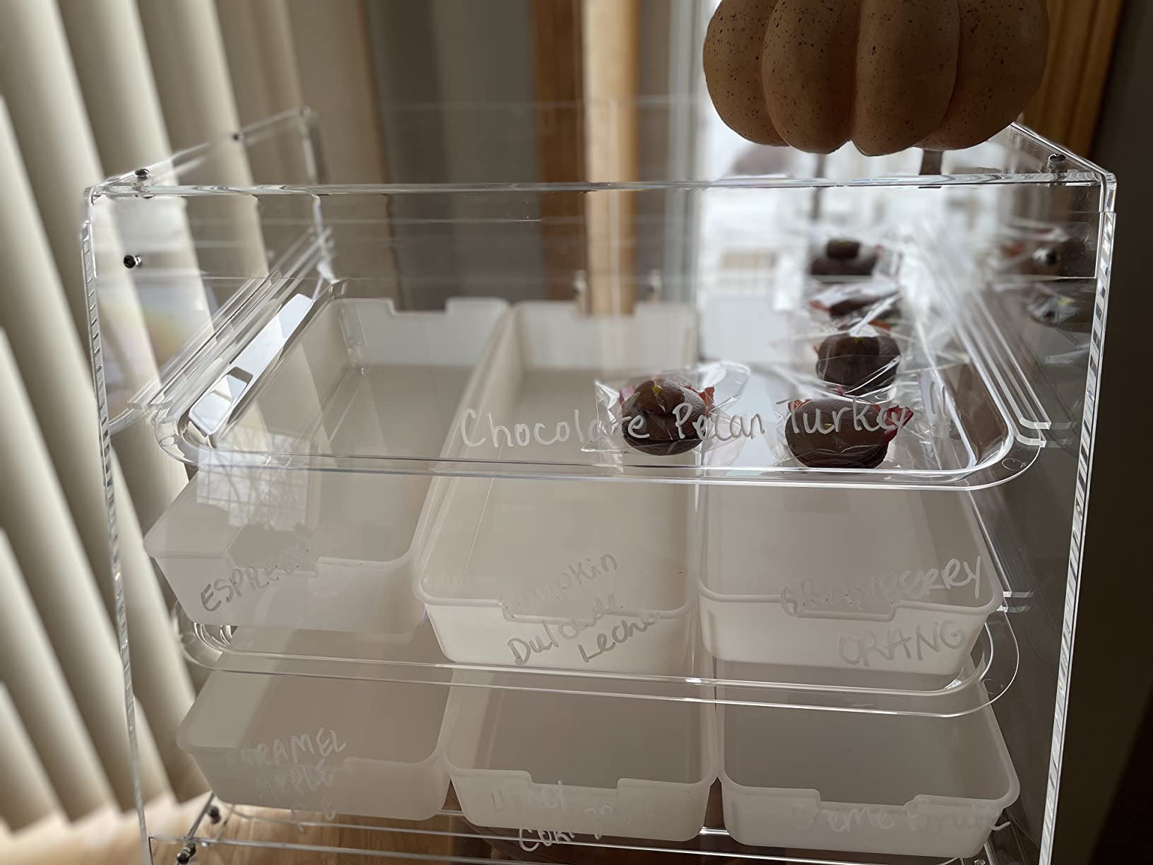 VIVO Acrylic 3-Tier 21 x 17 x 16 inch Cafe Bakery Display Case, Candy-DSPY3 | Removable Tray Shelves, Commercial Countertop Dessert Display Pastry Box with Magnetic Rear Door Access customer photo 1