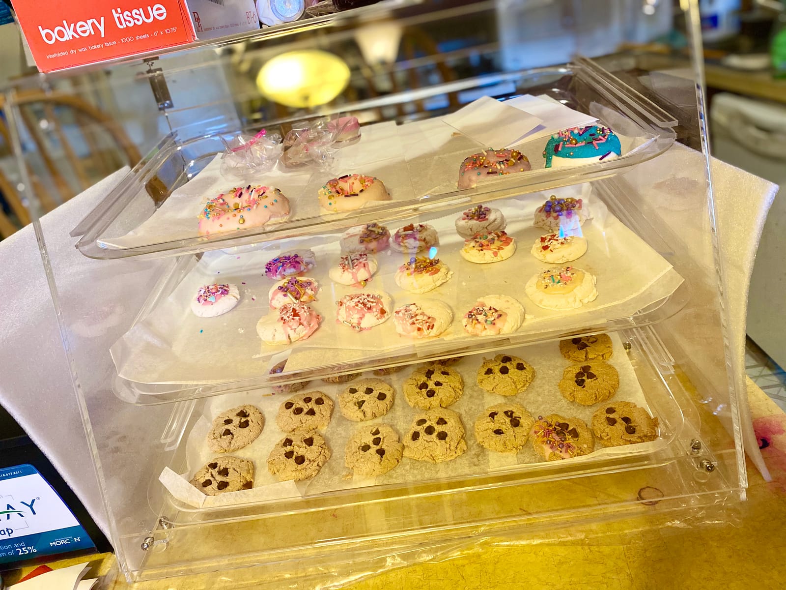 VIVO Acrylic 3-Tier 21 x 17 x 16 inch Cafe Bakery Display Case, Candy-DSPY3 | Removable Tray Shelves, Commercial Countertop Dessert Display Pastry Box with Magnetic Rear Door Access customer photo 2