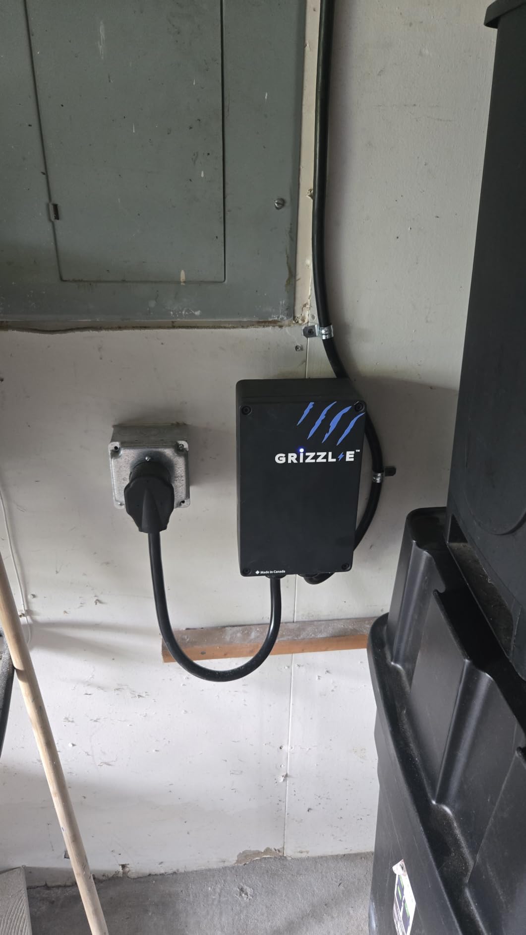 Grizzl-E Classic, Level 2 240V / 40A Electric Vehicle (EV) Charger, UL Certified, Metal Case Enclosure, Indoor/Outdoor Electric Car Fast Wall Charging Station, NEMA 14-50 Plug, Classic Black customer photo 1