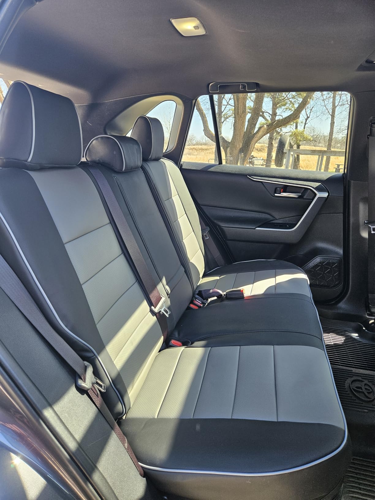 EKR Rav4 Seat Covers Custom Fit for Toyota Rav4(Gasoline) 2019 2020 2021 2022 2023 2024 2025 LE/XLE/XLE Premium/Limited,Leather Car Seat Cover Full Set for SUV,Faux Leather(Black) customer photo 2