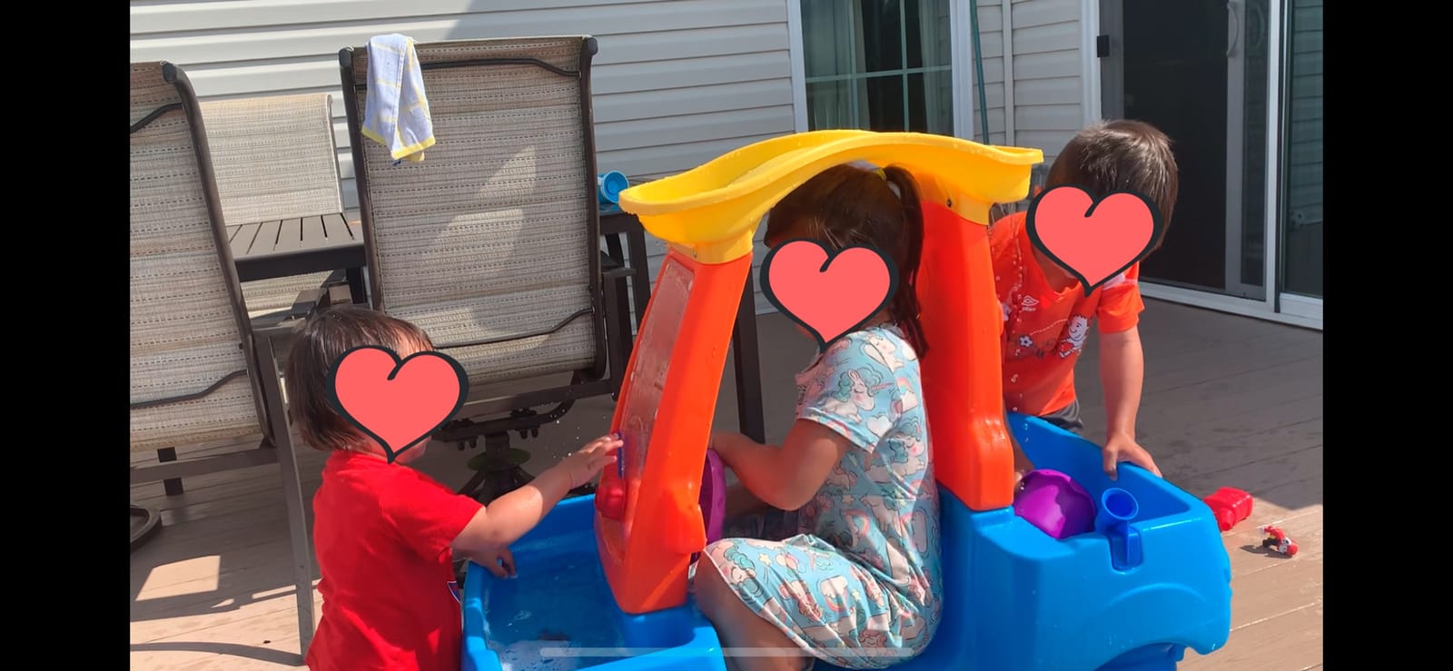 Step2 Car Wash Splash Center, Kids Water Table & Pretend Play Car, Activity Sensory Playset, Summer Outdoor Toys, 13 Piece Water Toy Accessories, For Toddlers 3+ Years Old customer photo 2
