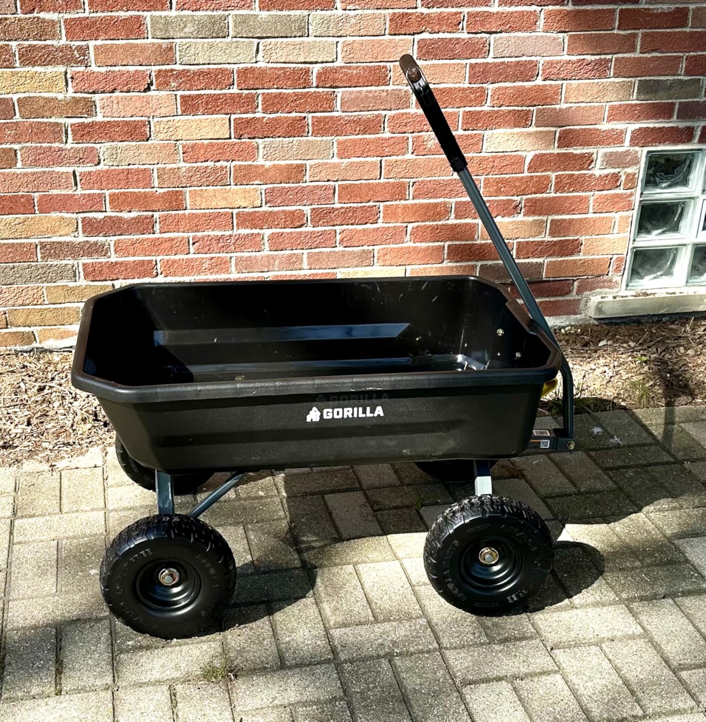 Gorilla Carts 7GCG-NF Heavy-Duty Poly Dump Garden Cart with No-Flat Tires, 7 Cubic Feet, 1200-Pound Capacity, Black, Amazon Exclusive customer photo 1