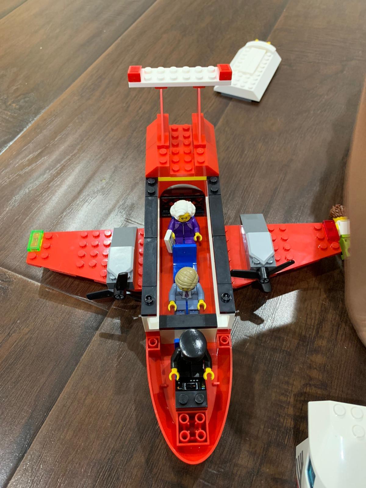 LEGO City Central Airport 60261 Building Toy, with Passenger Charter Plane, Airport Building, Fuel Tanker, Baggage Truck, Cargo and 6 Minifigures, Great Gift for Kids (286 Pieces) customer photo 1