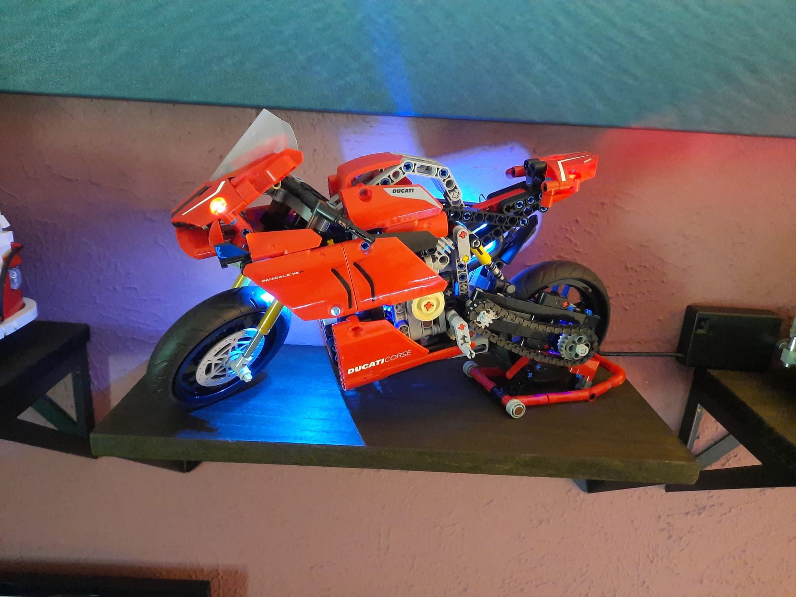 LEGO Technic Ducati Panigale V4 R Motorcycle 42107 Building Set - Collectible Superbike Display Model Kit with Gearbox and Working Suspension, Fun for Adults, and Motorcycle Enthusiasts customer photo 2