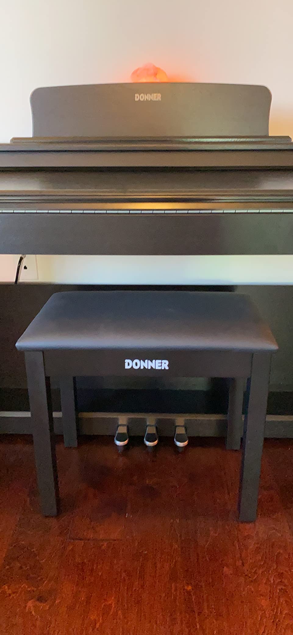 Donner Piano Bench with Storage, Solid Wood Keyboard Bench Piano Bookcase Stool Chair Seat with High-Density Sponges Pad, Black customer photo 1
