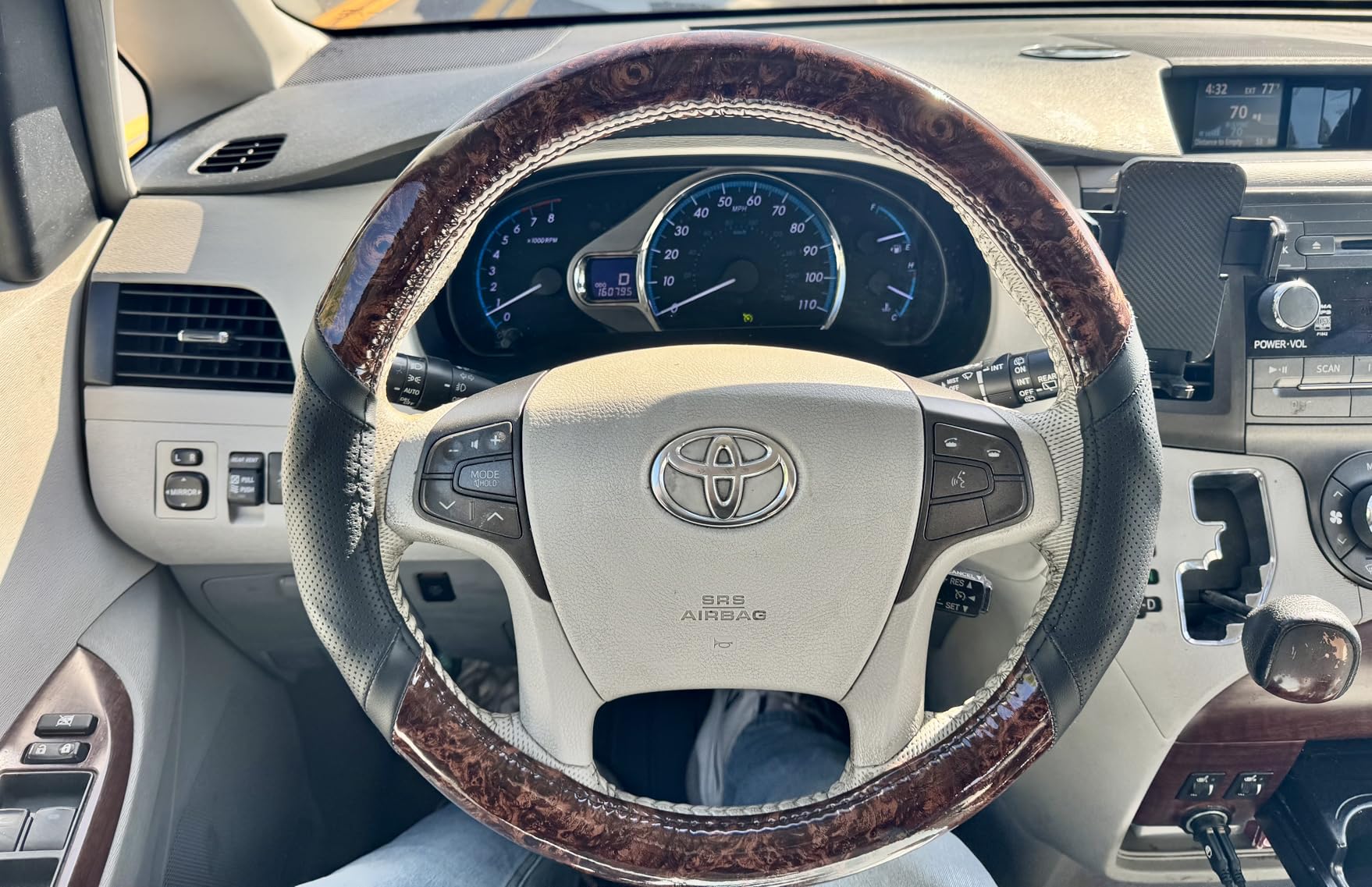 KAFEEK Wood Grain Steering Wheel Cover, Universal 15 inch, Microfiber Leather,Anti-Slip, Odorless customer photo 2