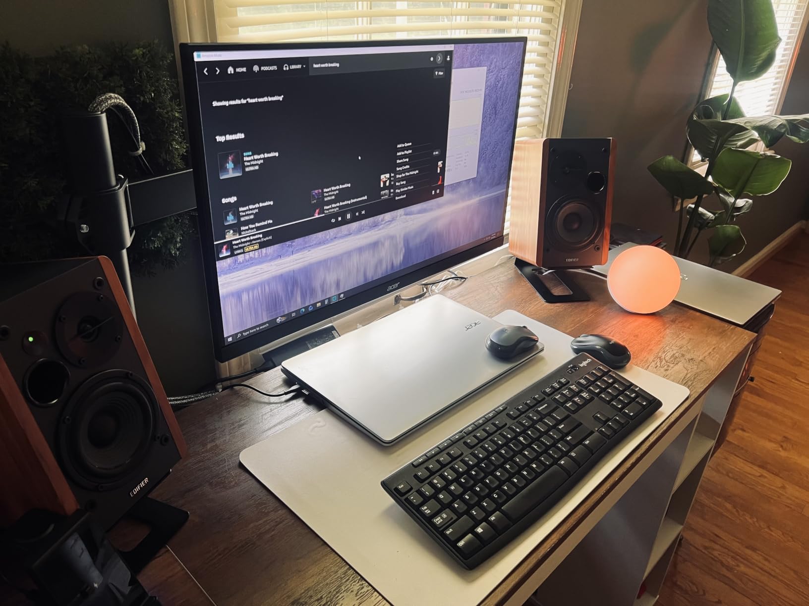 Edifier R1280Ts Powered Bookshelf Speakers - 2.0 Stereo Active Near Field Monitors customer photo 1