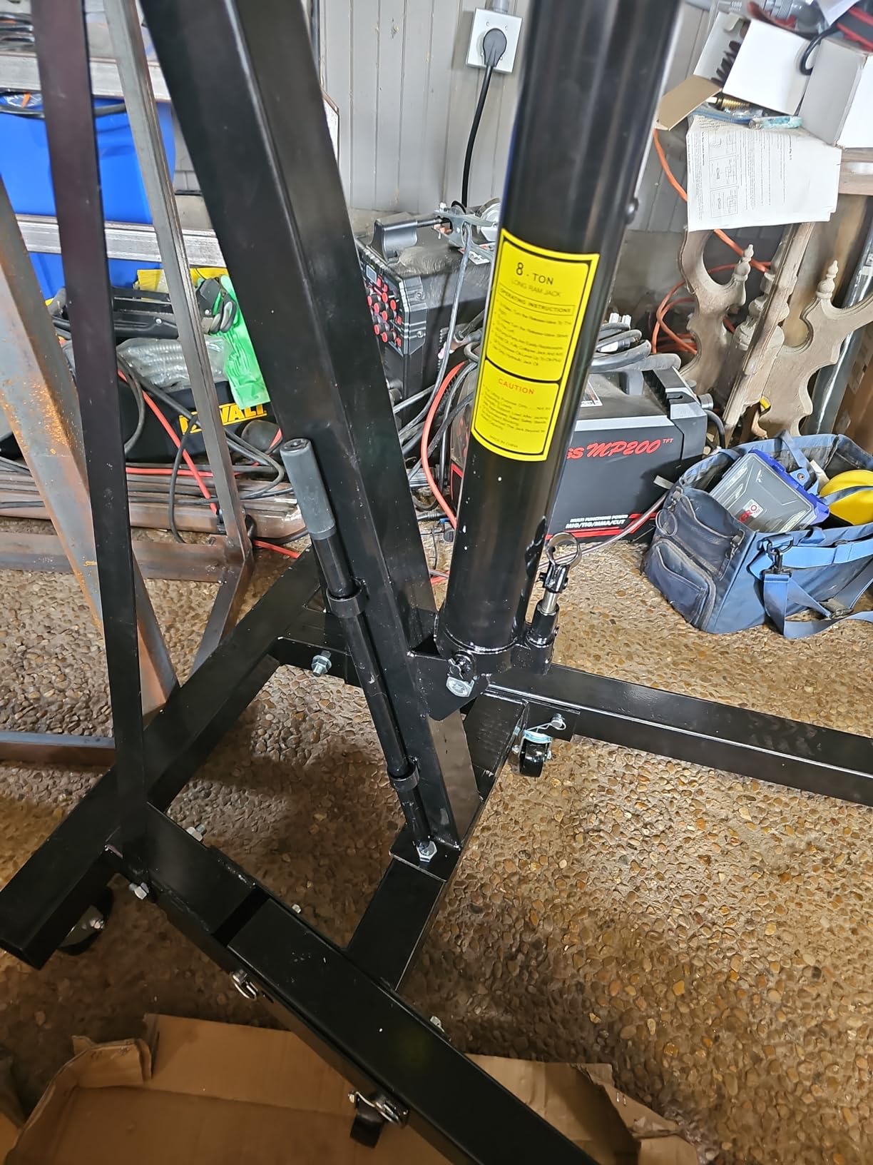 Goplus 2 Ton Folding Engine Lift with 6 Wheels, Heavy Duty Steel Hydraulic Shop Crane, Cherry Picker for Garage, Workshop, 4400 LBS customer photo 2