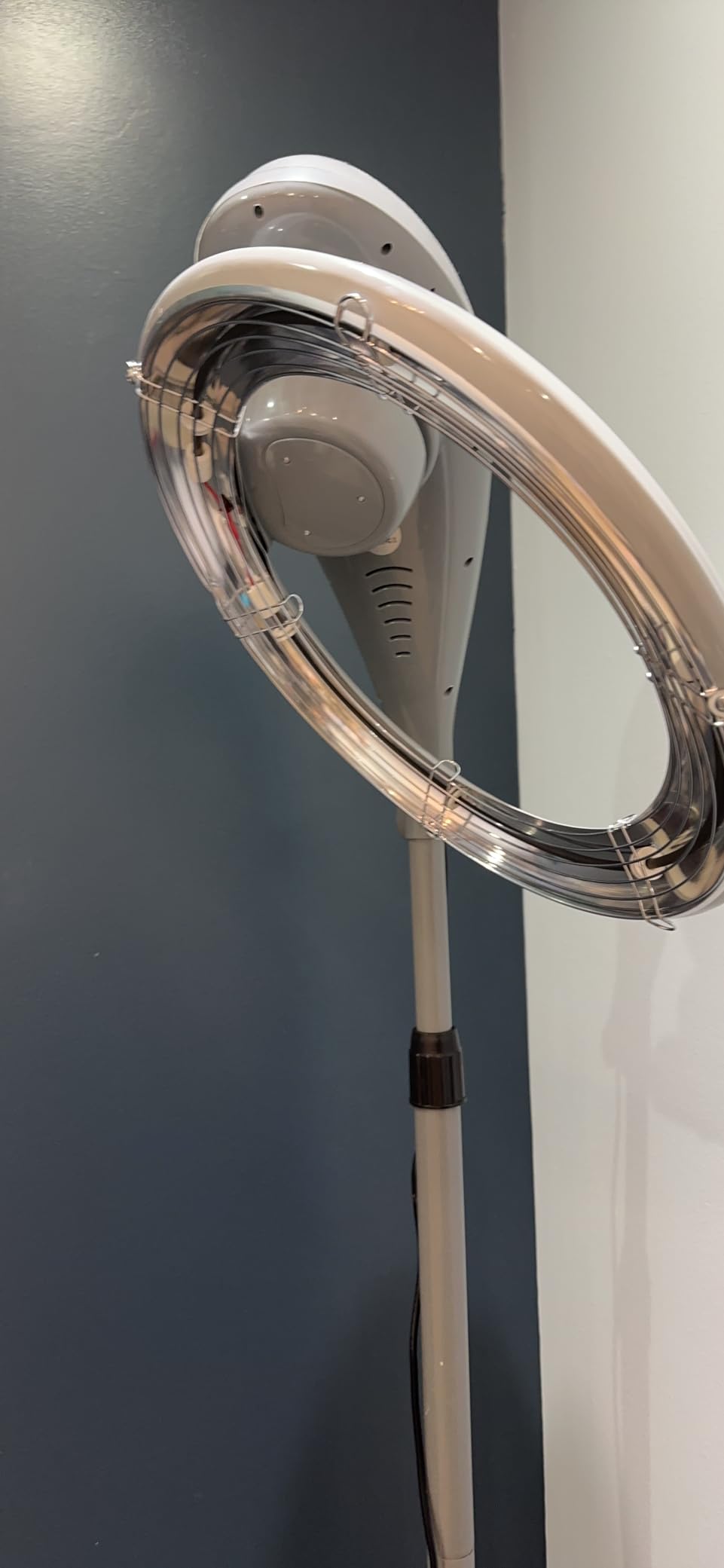 AceFox Stand Hair Dryer, Orbiting Rotating Hair Processor, Hair Dryer Accelerator, Perm Styling customer photo 1