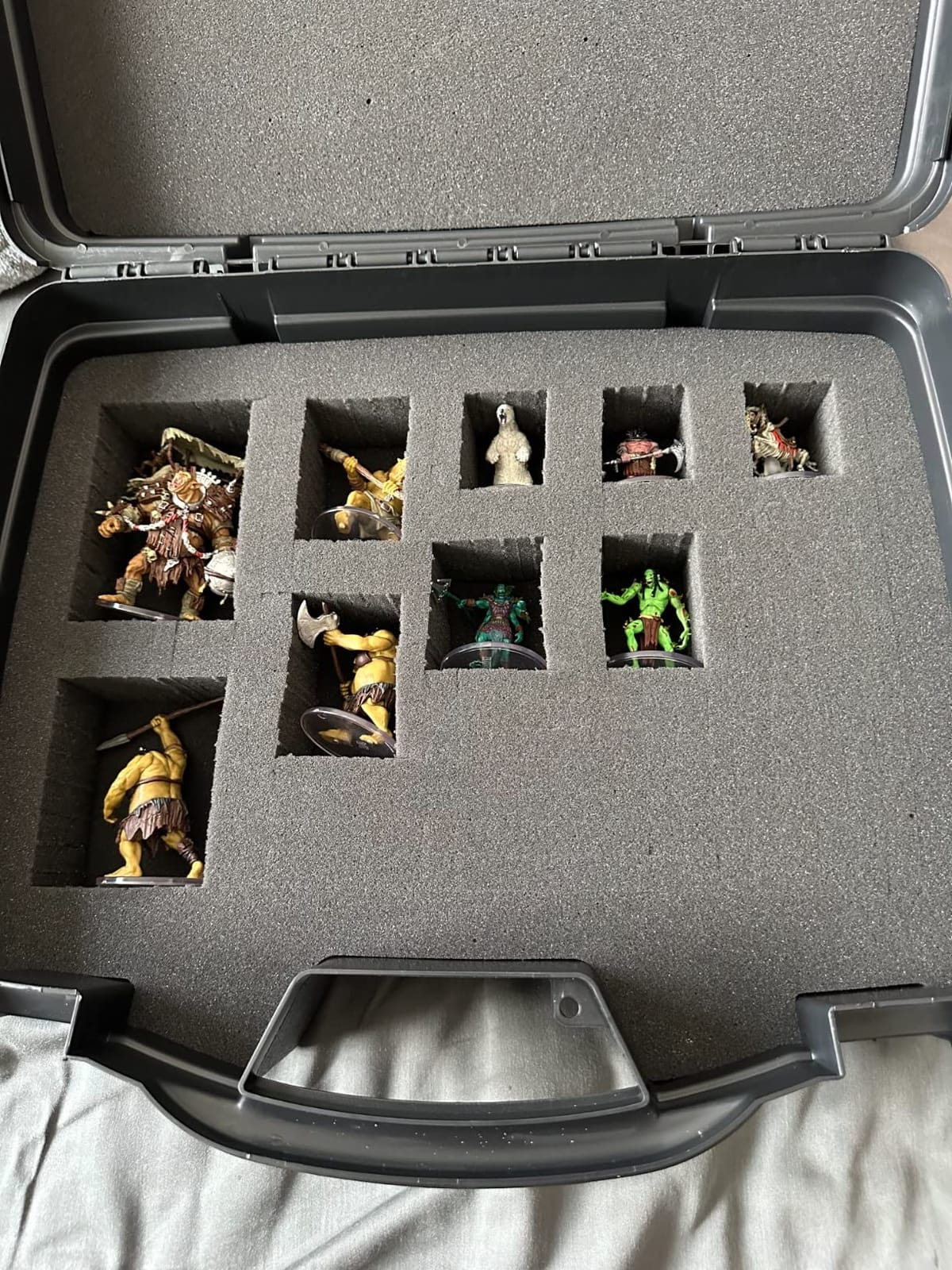 CASEMATIX Hard Shell Miniature Carrying Case - 80 Slot Figurine Miniature Storage Case with Customizable Foam Layer for Large Miniatures Compatible with Warhammer 40k, DnD & More! customer photo 1