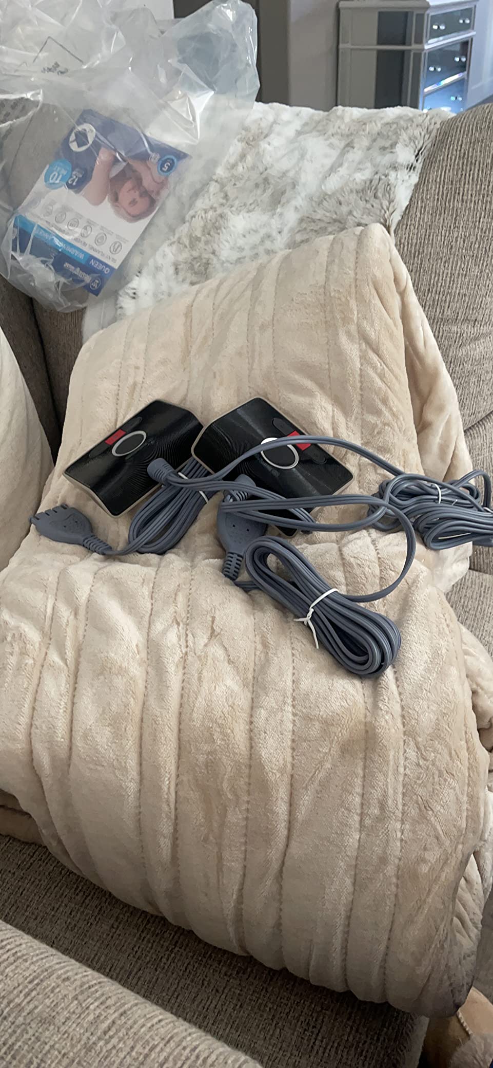 Westinghouse Electric Heated Blanket Queen Size, 84x90 Inch, Beige customer photo 2