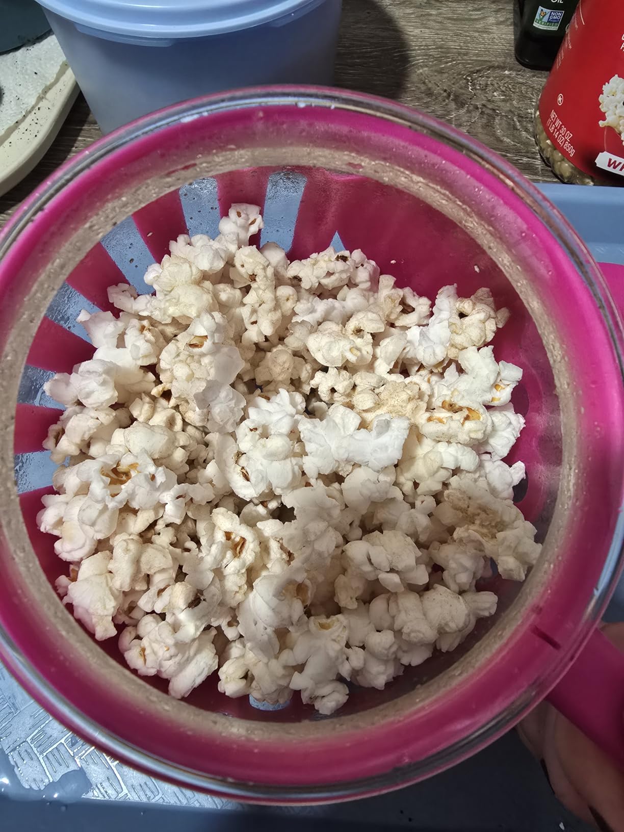 Ecolution Patented Micro-Pop Microwave Popcorn Popper with Temperature Safe Glass, 3-in-1 Lid Measures Kernels and Melts Butter, Made Without BPA, Dishwasher Safe, 1.5-Quart, Teal customer photo 1