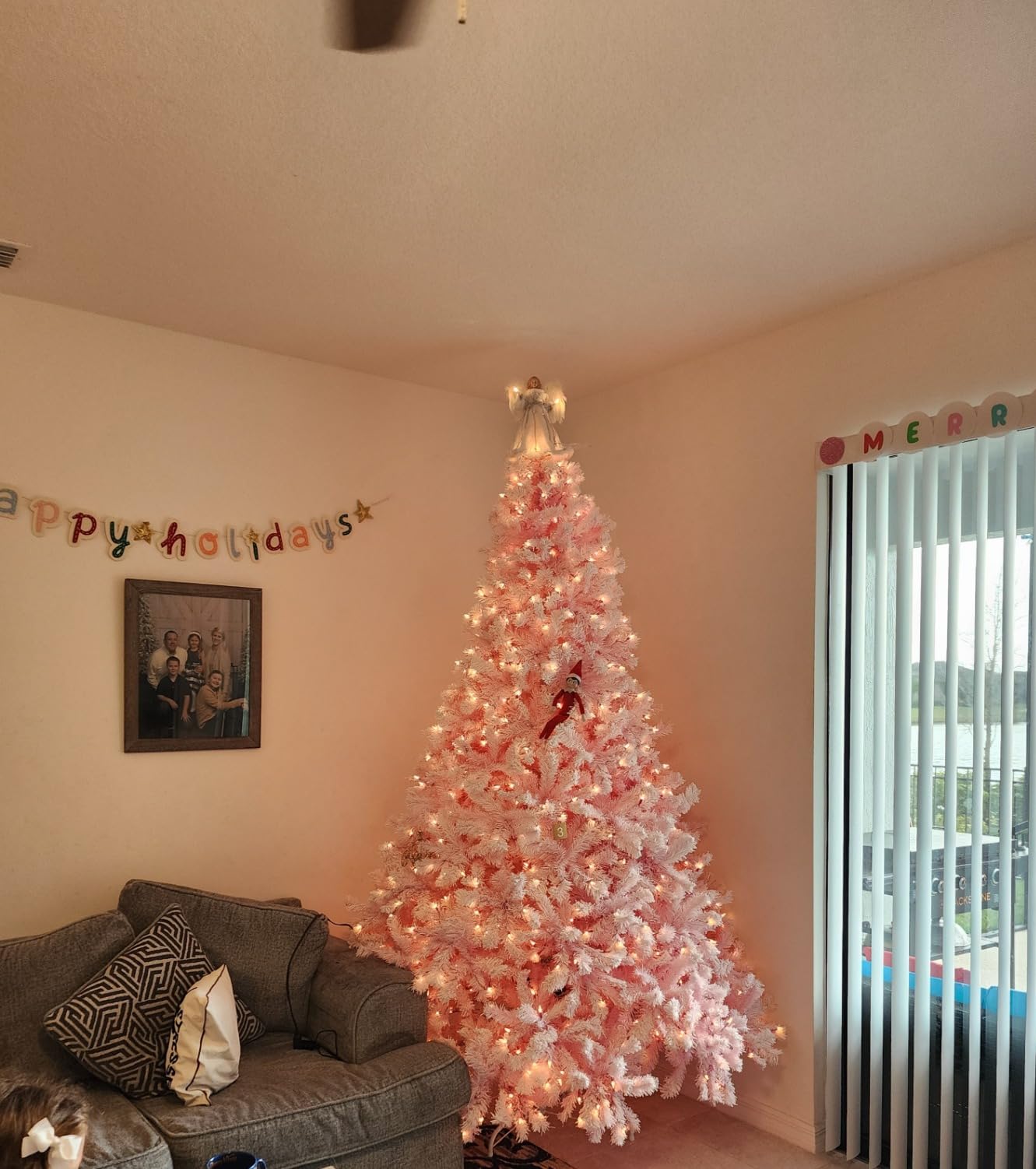 Yaheetech 6ft Pre-Lit Snow Flocked Artificial Christmas Tree, 250 Lights | 820 PVC Branch Tips, Full Snowy Realism, Pre-Strung Warm White Lights, Foldable Steel Stand Included. Green & White. customer photo 1