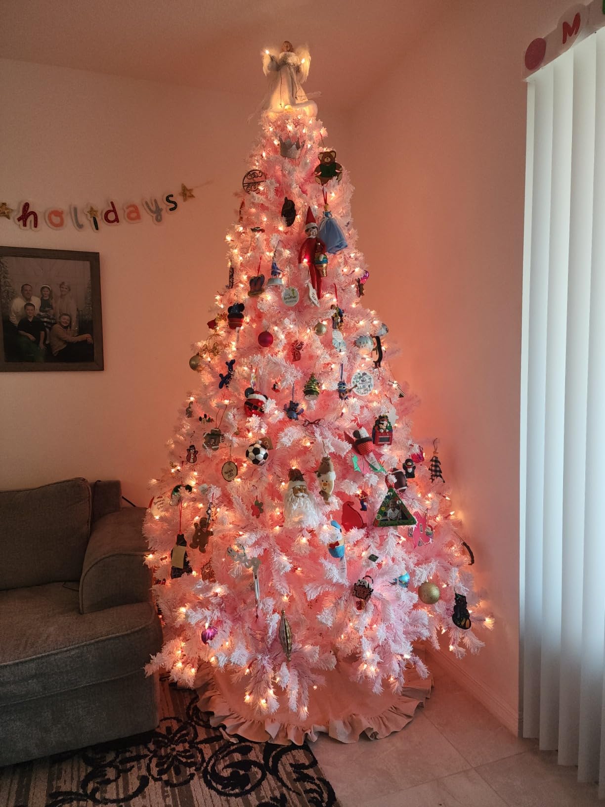 Yaheetech 6ft Pre-Lit Snow Flocked Artificial Christmas Tree, 250 Lights | 820 PVC Branch Tips, Full Snowy Realism, Pre-Strung Warm White Lights, Foldable Steel Stand Included. Green & White. customer photo 2