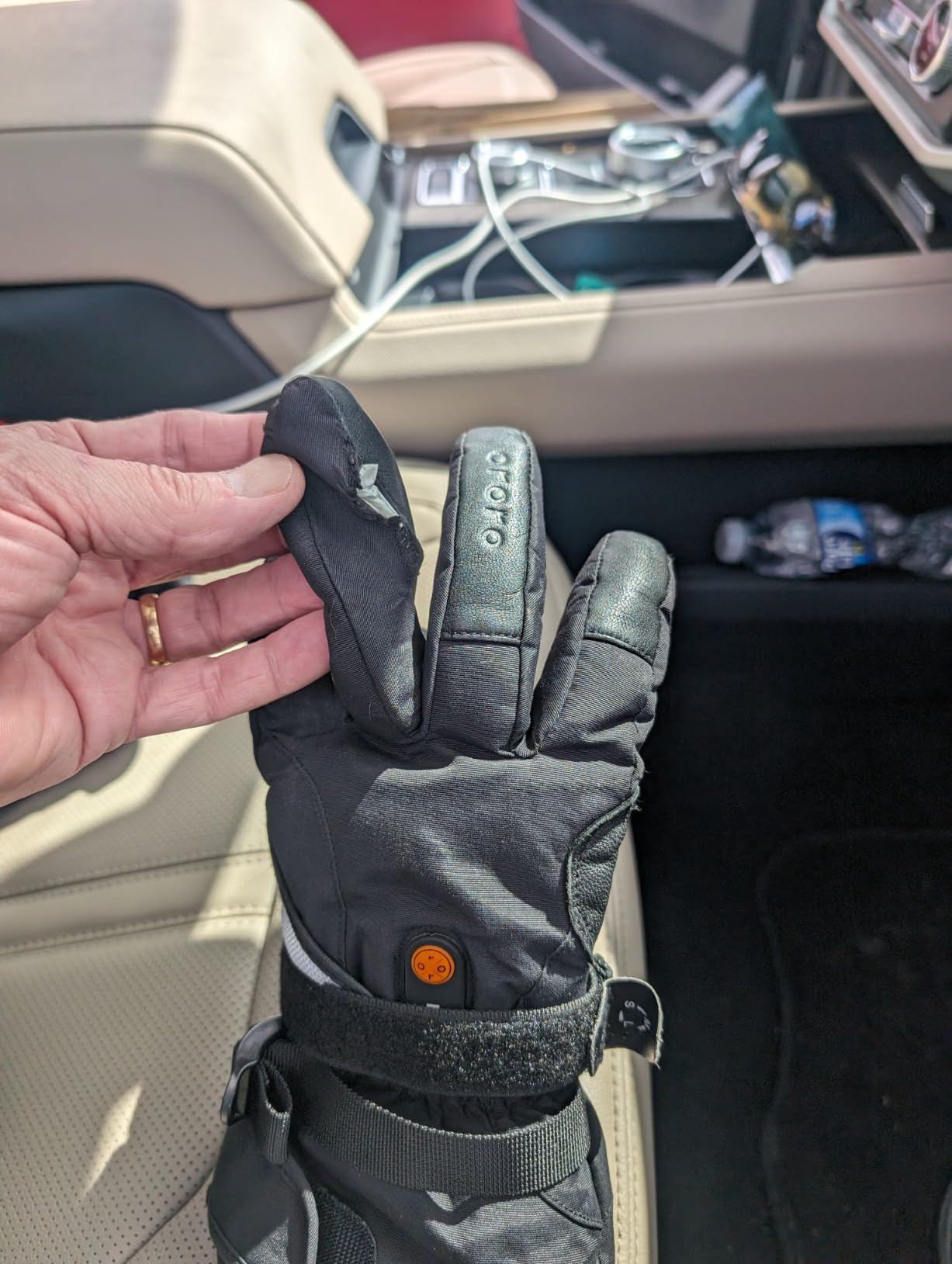 ORORO Premium Heated Gloves for Men and Women, Insulated Winter Gloves | 150g 3M Thinsulate insulation, leather palm, touchscreen fingers, water- and wind-resistant, rechargeable batteries customer photo 1