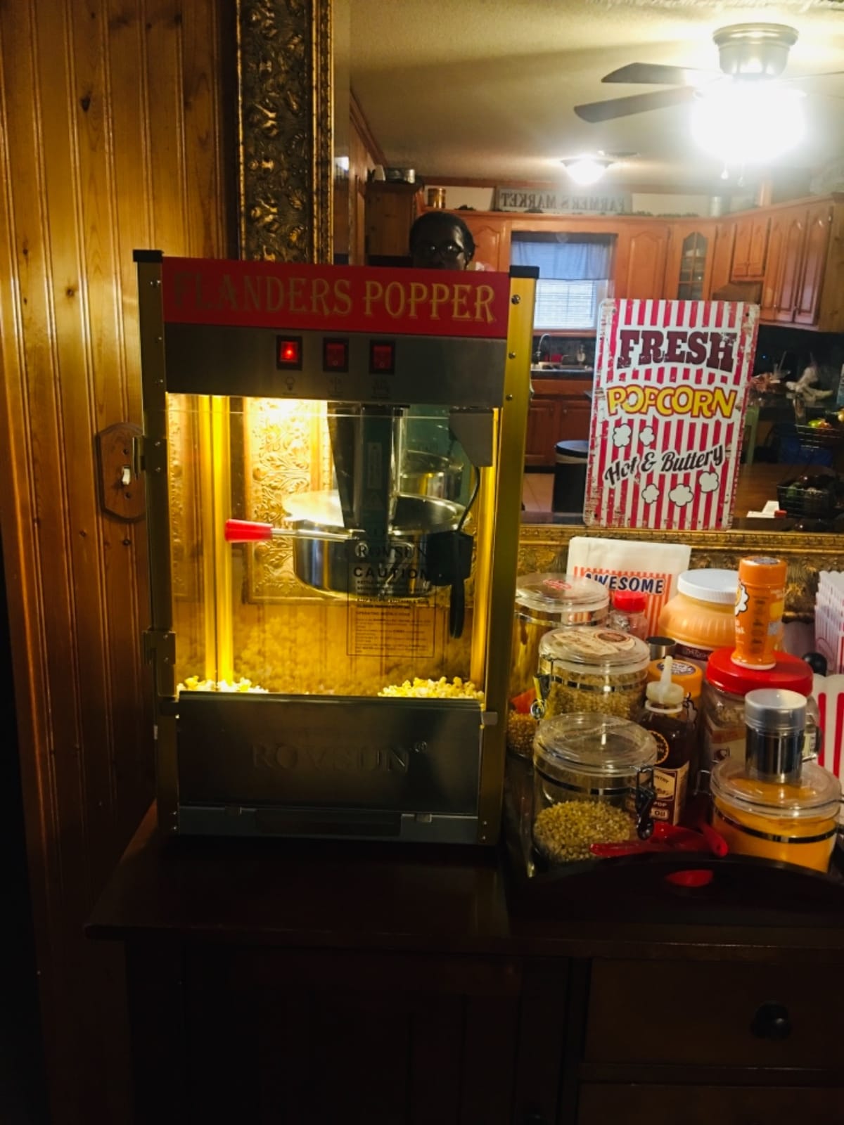 ROVSUN Popcorn Machine with 8 Ounce Kettle Makes Up to 32 Cups, Commercial Popcorn Machine Countertop Popcorn Maker w/Stainless Steel Scoop, Oil Spoon & 3 Popcorn Cups for Home Movie Theater, ETL customer photo 1