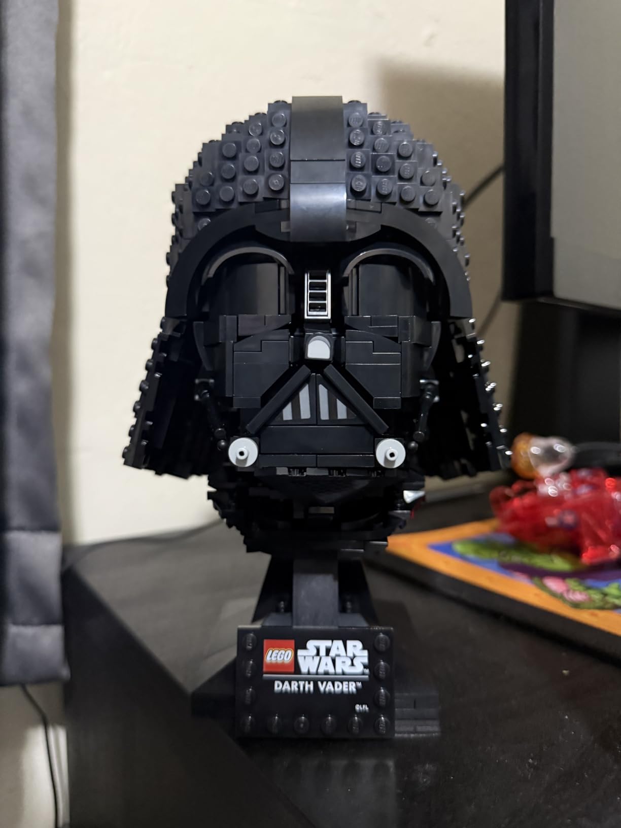 Star Wars Darth Vader Helmet Building Set for Adults - Collectible Model Kit for Men & Women, Ages 18+ Years - Gifts for Christmas for Men & Women - 75304 customer photo 2