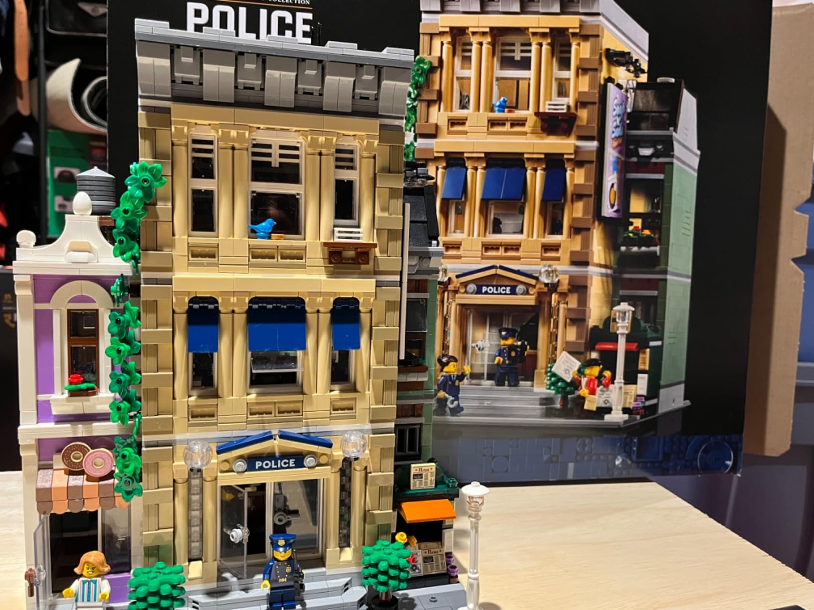 LEGO Icons Police Station 10278 Building Kit (2,923 Pieces) Modular Buildings Collection customer photo 1