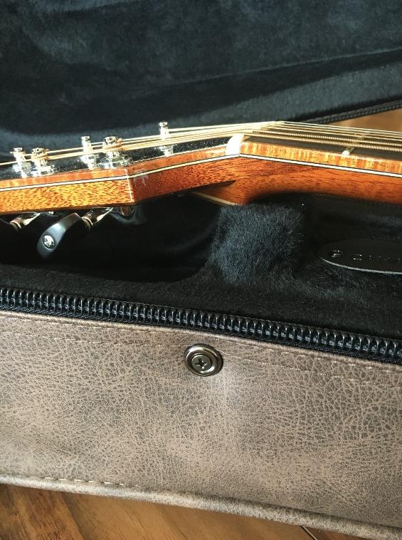 CAHAYA Acoustic Guitar Case Waterproof Hardshell 0.8in Thick Padding Waterproof PU Design Easy Cleaning with 3 Pockets and Storage Box Inside Guitar Hard Case for 40 inch Acoustic Guitar customer photo 1