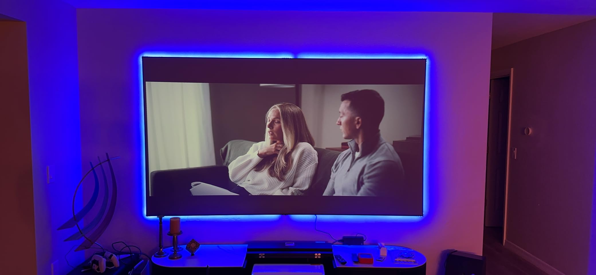 Elite Screens Aeon CLR3 103