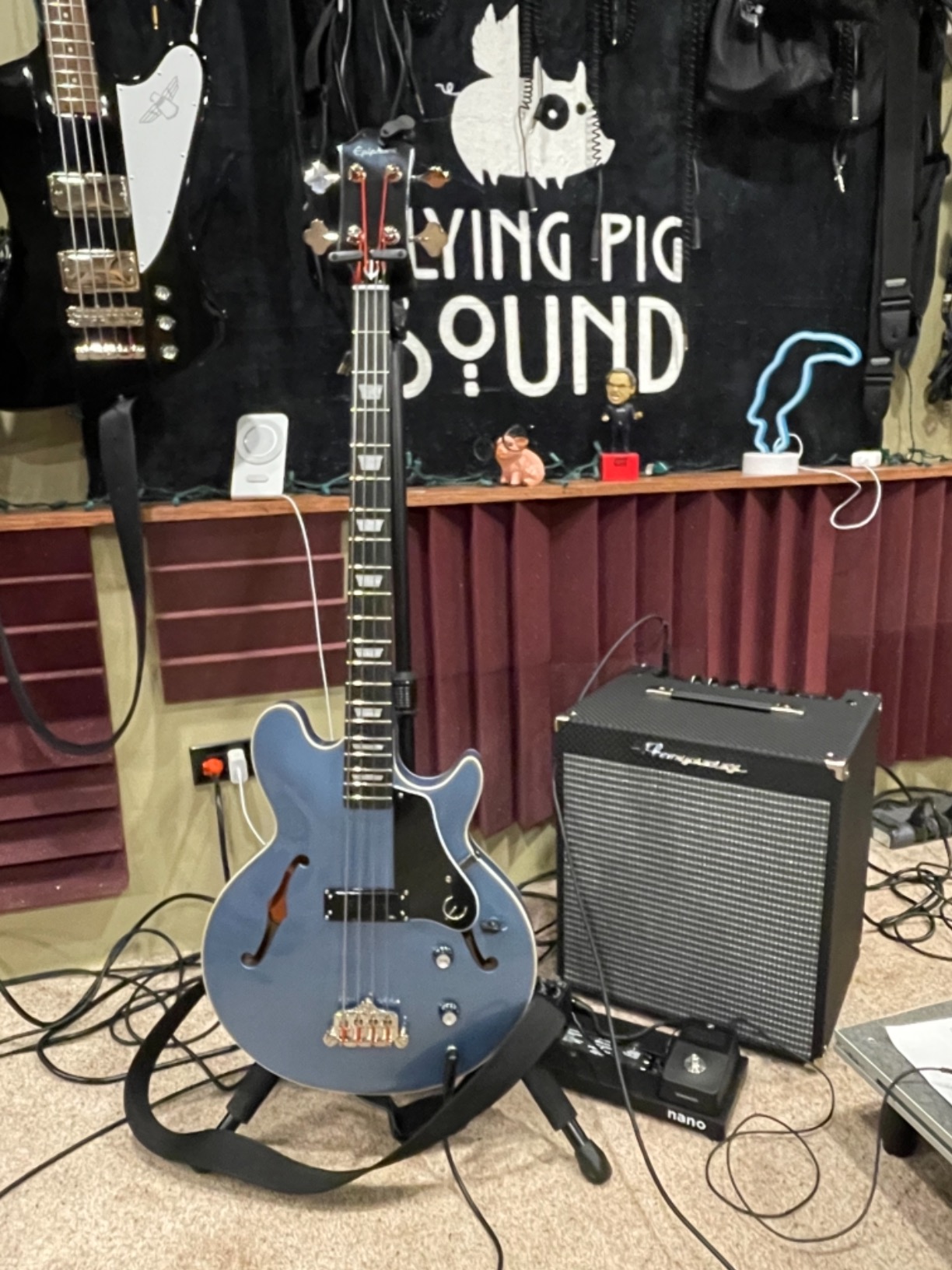 Ampeg Rocket Bass RB115 Bass Combo 1x15 200 Watts customer photo 2