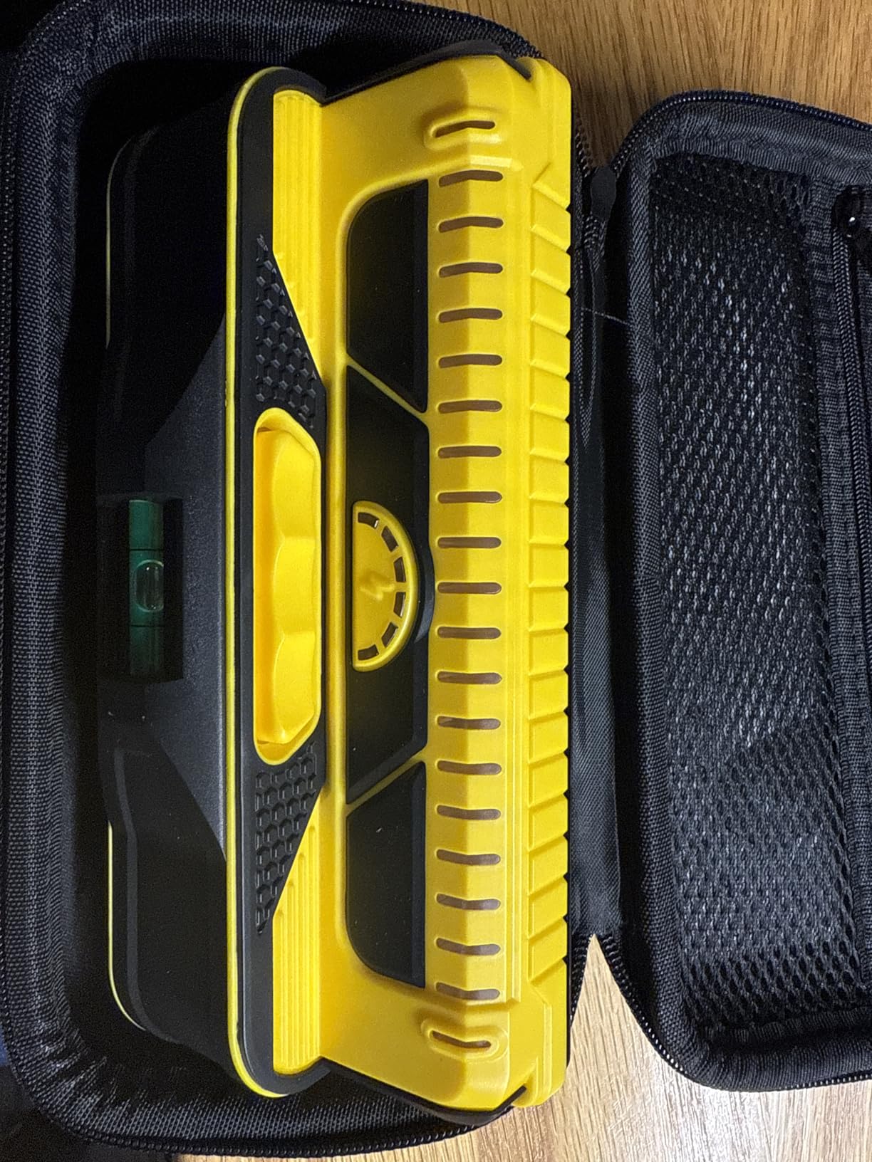 Franklin Sensors Prosensor M210 Stud Finder with Live Wire Detection | 13-Sensor Wall Scanner, Wood and Metal Stud Detector, Made in the USA customer photo 1
