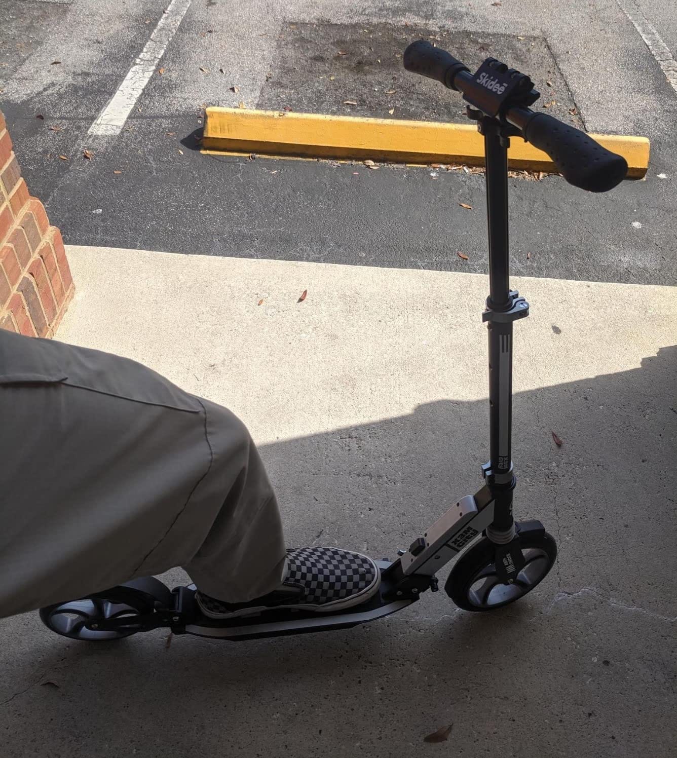 Skidee Adult & Teen Scooter Adjustable Height, Folding, Large Wheels, Lightweight, Durable, Anti-Shock Suspension, Up to 220 lbs customer photo 2