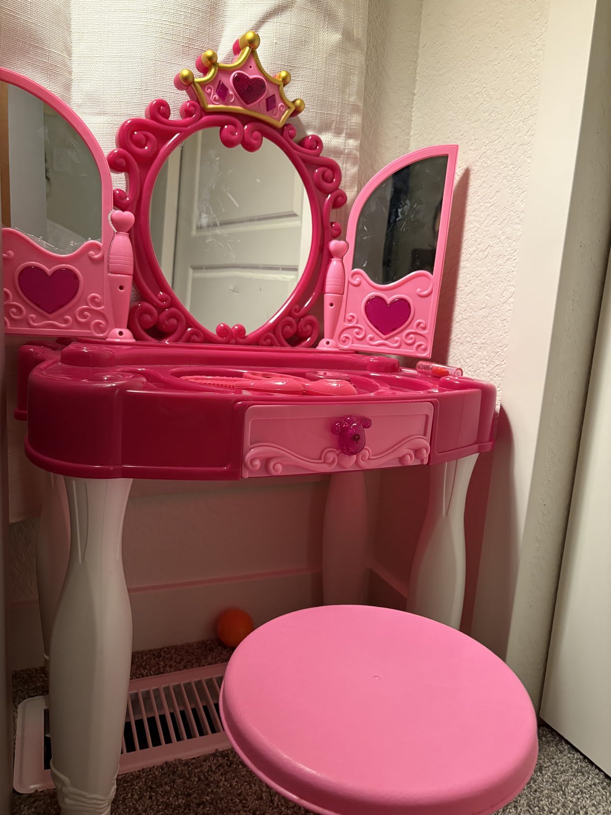 Play22 Pretend Play Girls Vanity Set with Mirror and Stool 21 PCS - Kids Makeup Vanity Table Set with Lights and Sounds - Includes Fashion Hair & Makeup Accessories customer photo 2