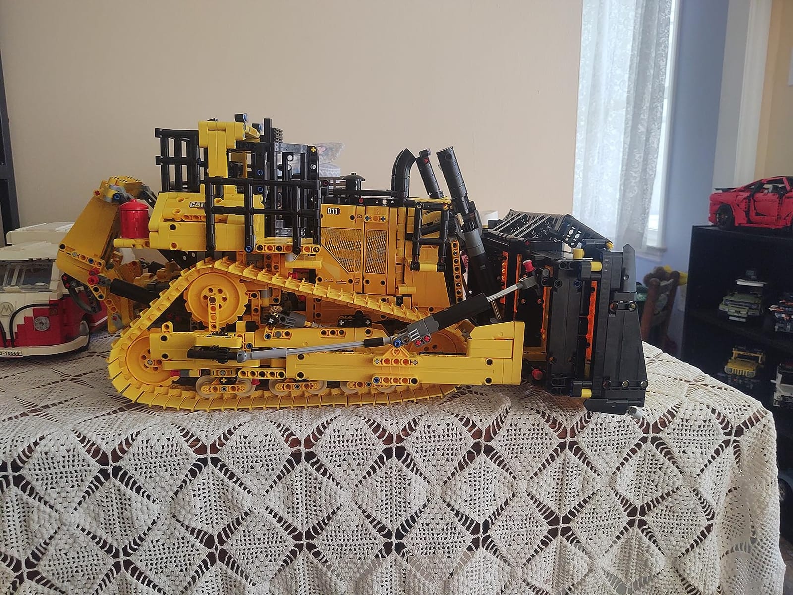 LEGO Technic App-Controlled Cat D11 Bulldozer 42131 (3,854 Pieces) customer photo 1