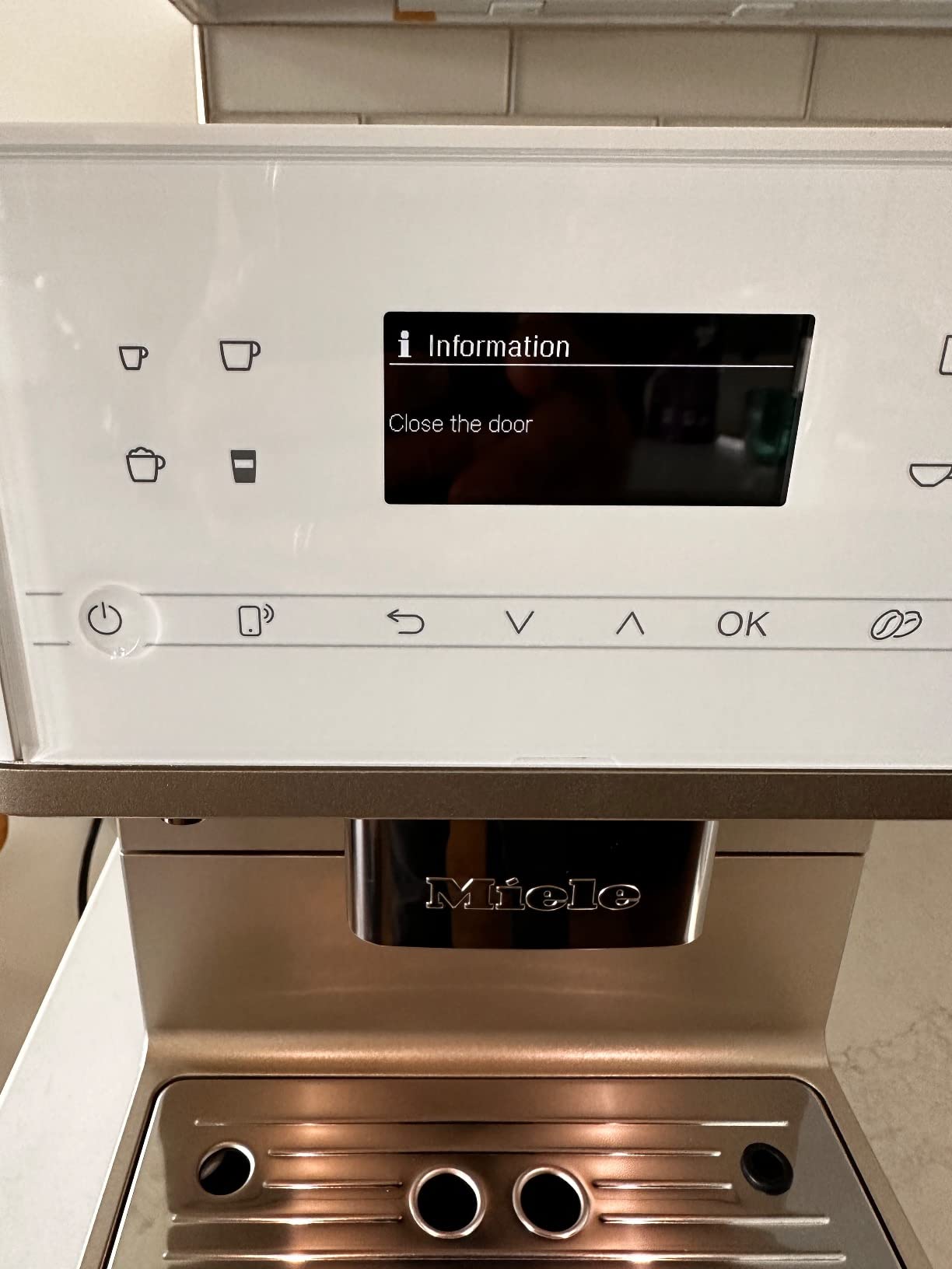 Miele CM 6360 MilkPerfection Fully Automatic Coffee & Espresso Machine customer photo 1