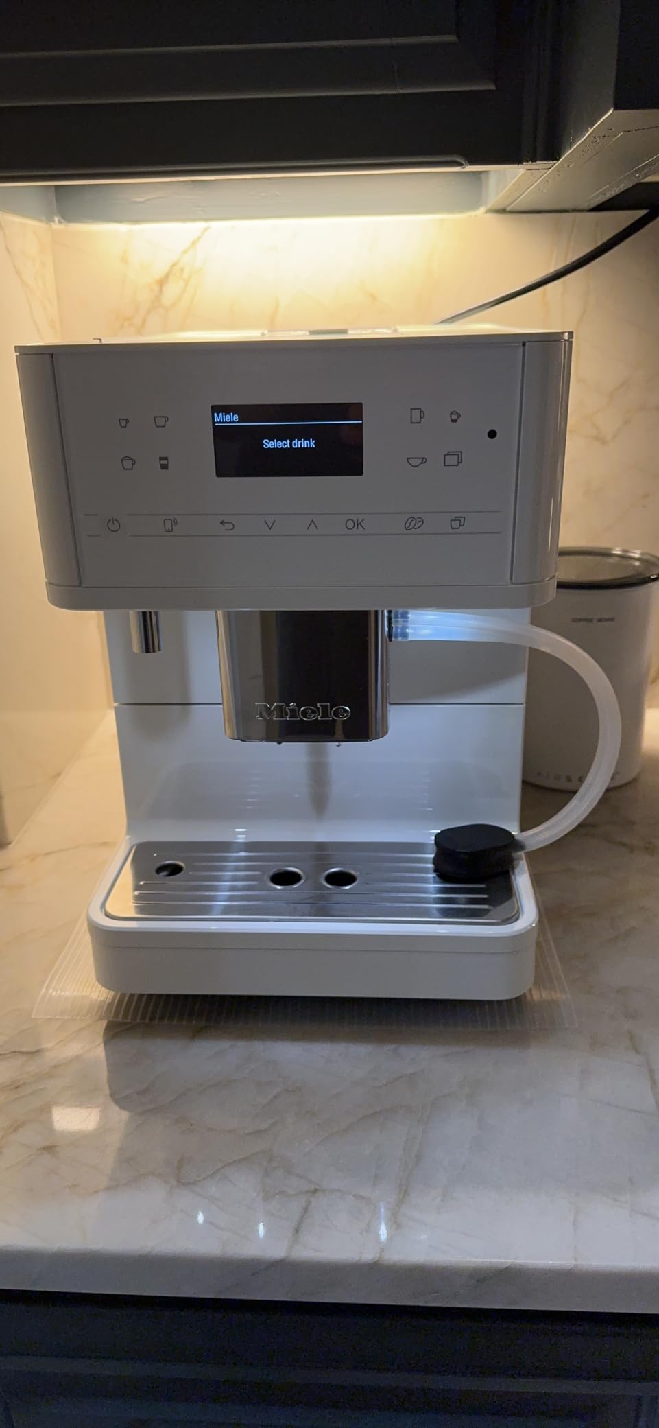 Miele CM 6160 MilkPerfection Fully Automatic Coffee & Espresso Machine customer photo 1