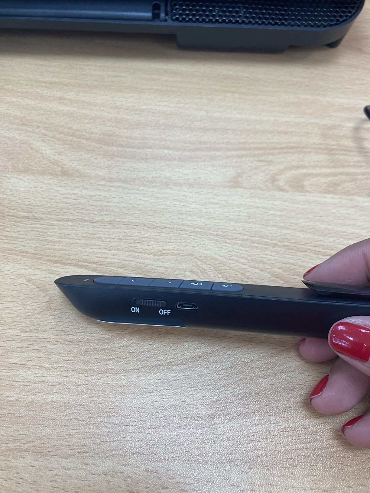 DINOSTRIKE Wireless Presenter Remote with Air Mouse Control, Rechargeable USB A&C Presentation Clicker customer photo 1