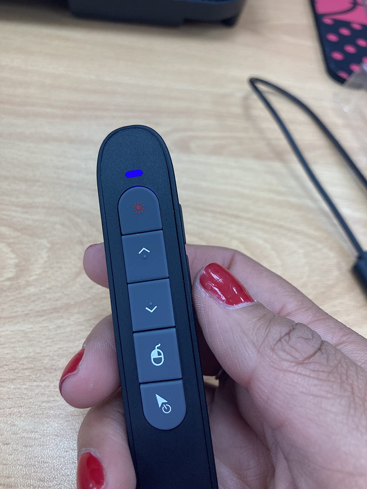 DINOSTRIKE Wireless Presenter Remote with Air Mouse Control, Rechargeable USB A&C Presentation Clicker customer photo 2