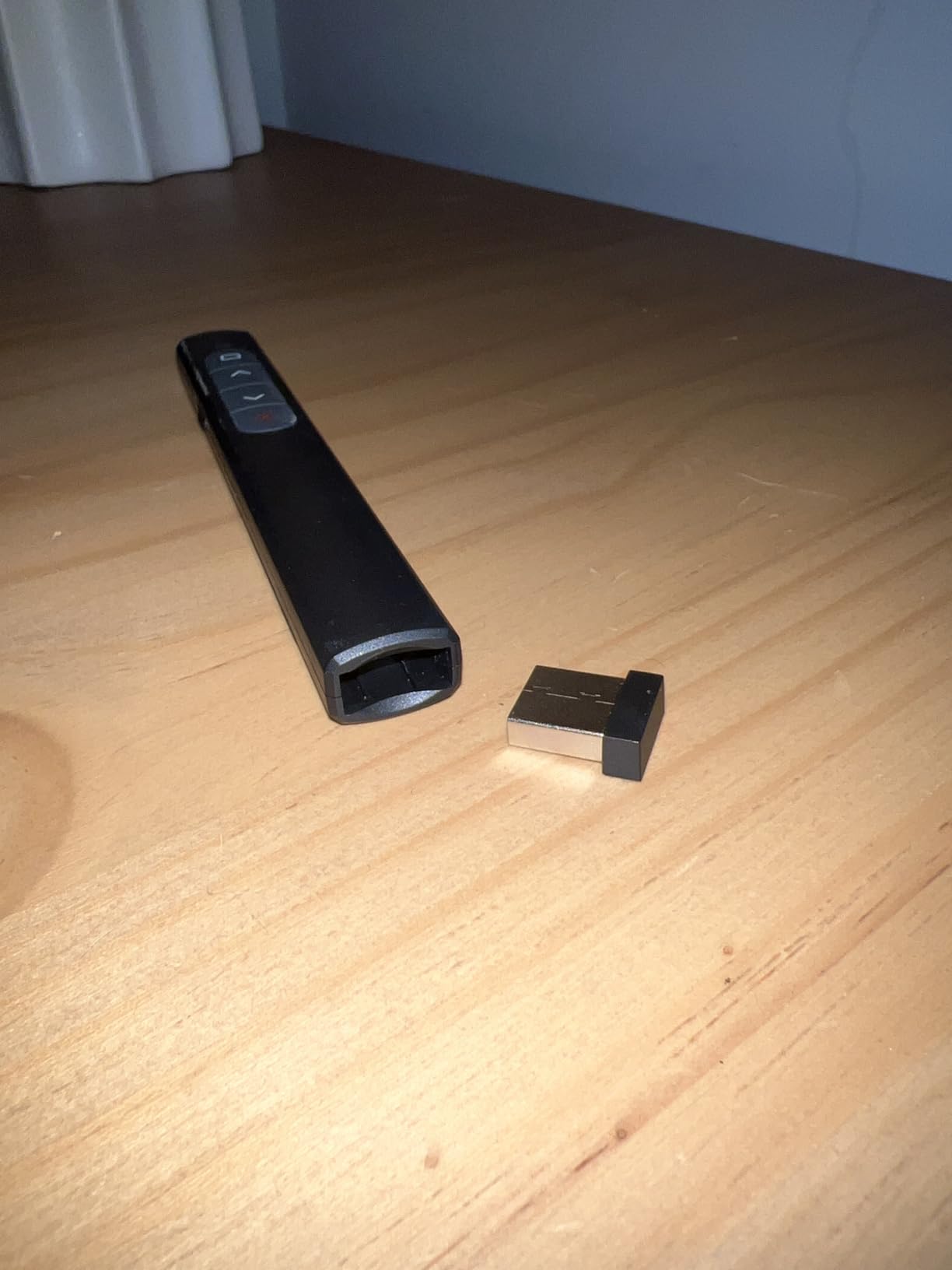 Wireless Presenter Remote, Presentation Clicker with Hyperlink & Volume Remote Control PowerPoint Office Presentation Clicker for Keynote/PPT/Mac/PC/Laptop(Battery Included) customer photo 1