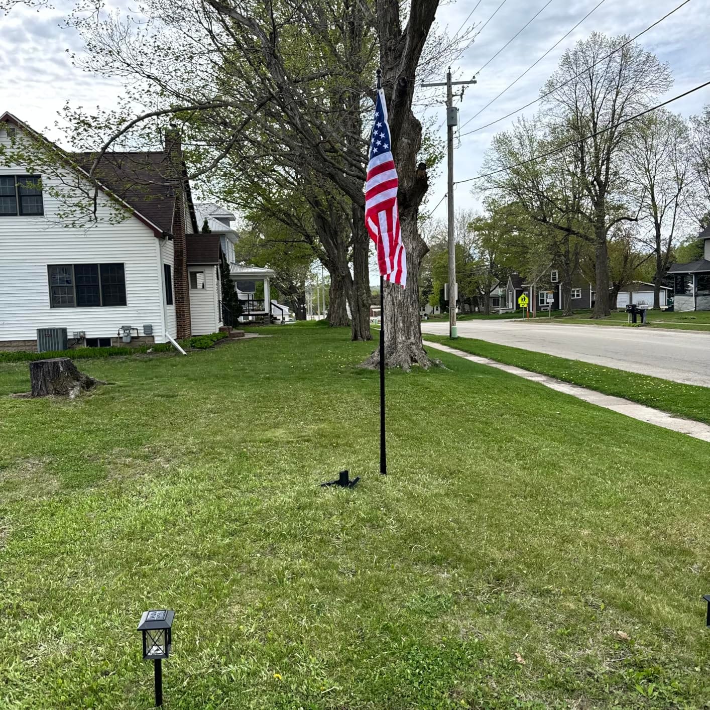 Flag Pole Kit for Outside House in Ground - 8FT Black Metal Outdoor House Yard Garden Flag Pole with 2 Pronges Base - Stainless Steel 3x5FT American Flag with Pole Residential Commercial customer photo 2