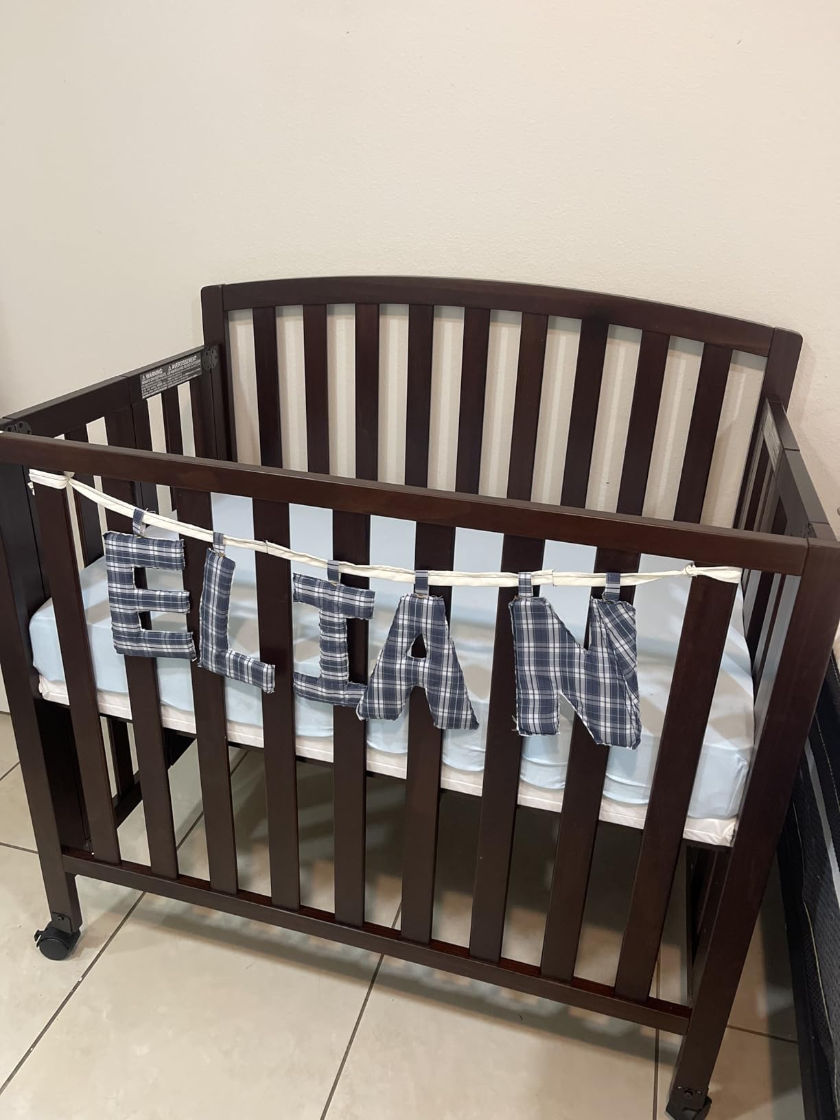 DaVinci Dylan 3-in-1 Convertible Portable Mini Crib, Espresso customer photo 1