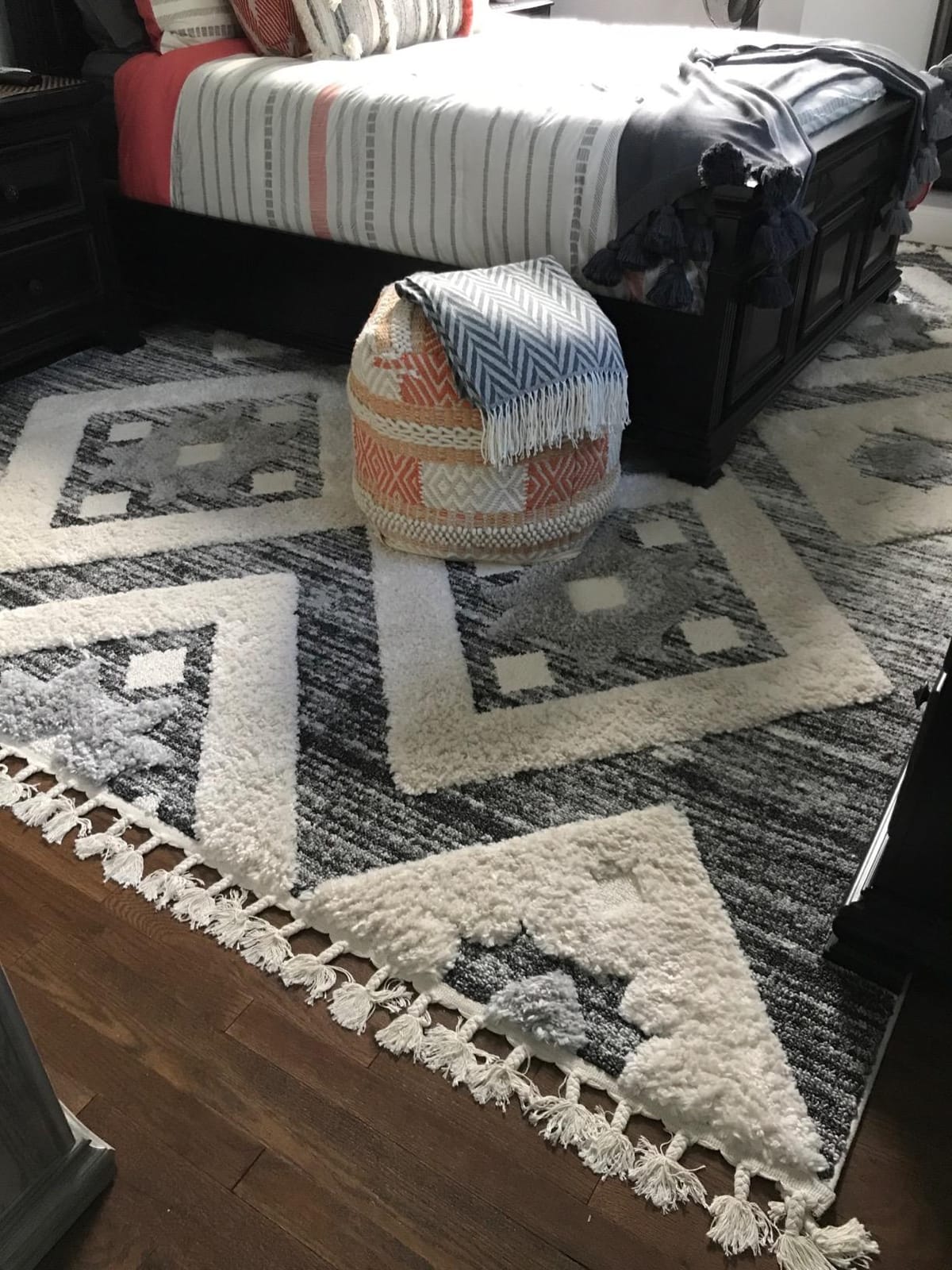 SAFAVIEH Area Rug 8x10 - Moroccan Tassel Shag Collection - Large - Rust & Ivory, Boho Design, Non-Shedding & Easy Cleaning, Plush Pile, Ideal for Living Room, Bedroom, Dining Space (MTS664P) customer photo 1